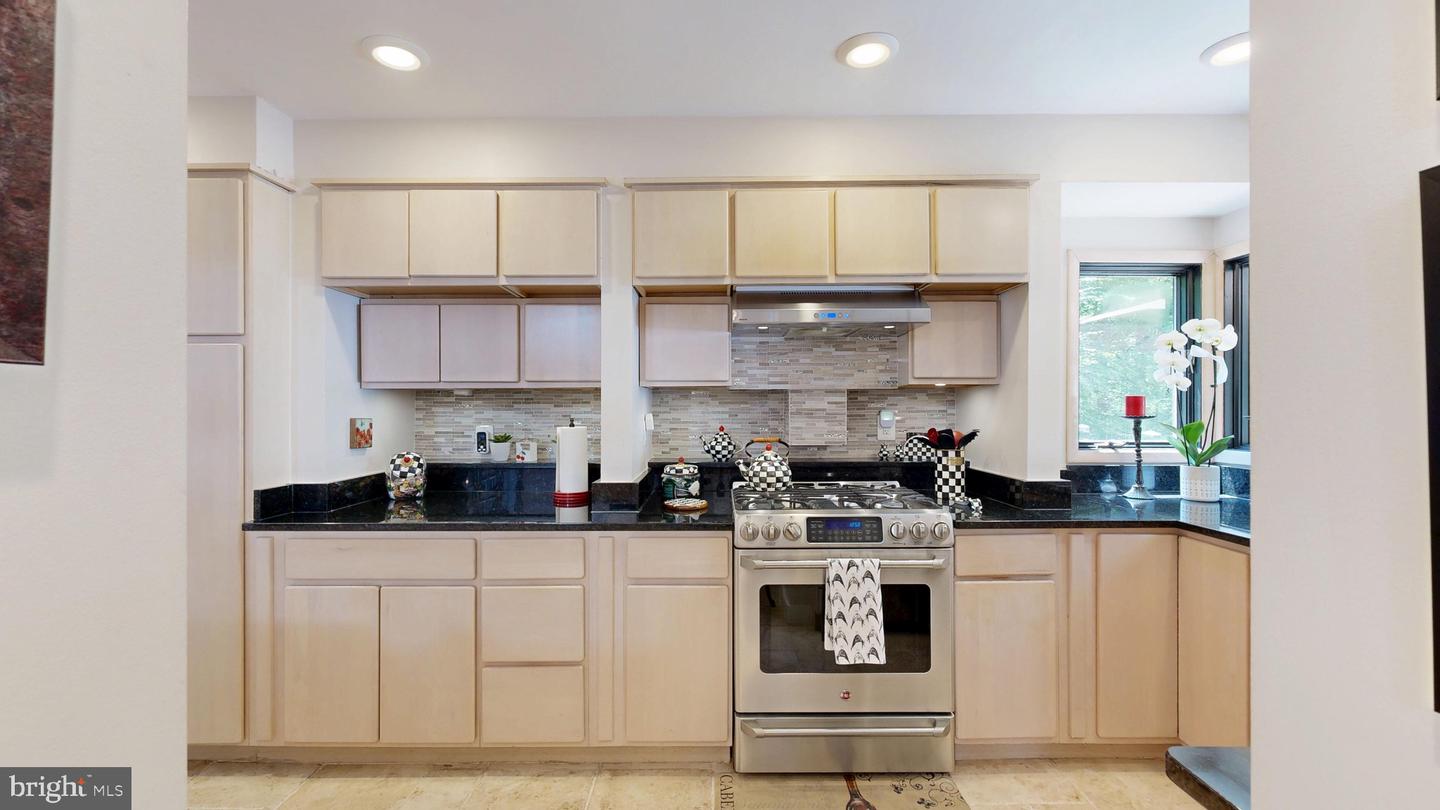 10409 DOMINION VALLEY DR, FAIRFAX STATION, Virginia 22039, 3 Bedrooms Bedrooms, ,3 BathroomsBathrooms,Residential,For sale,10409 DOMINION VALLEY DR,VAFX2258144 MLS # VAFX2258144