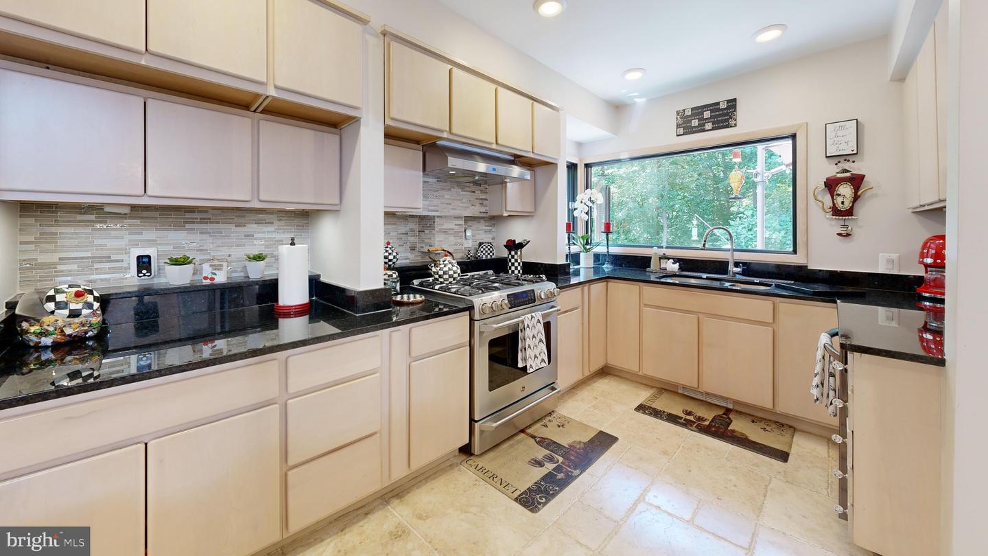10409 DOMINION VALLEY DR, FAIRFAX STATION, Virginia 22039, 3 Bedrooms Bedrooms, ,3 BathroomsBathrooms,Residential,For sale,10409 DOMINION VALLEY DR,VAFX2258144 MLS # VAFX2258144