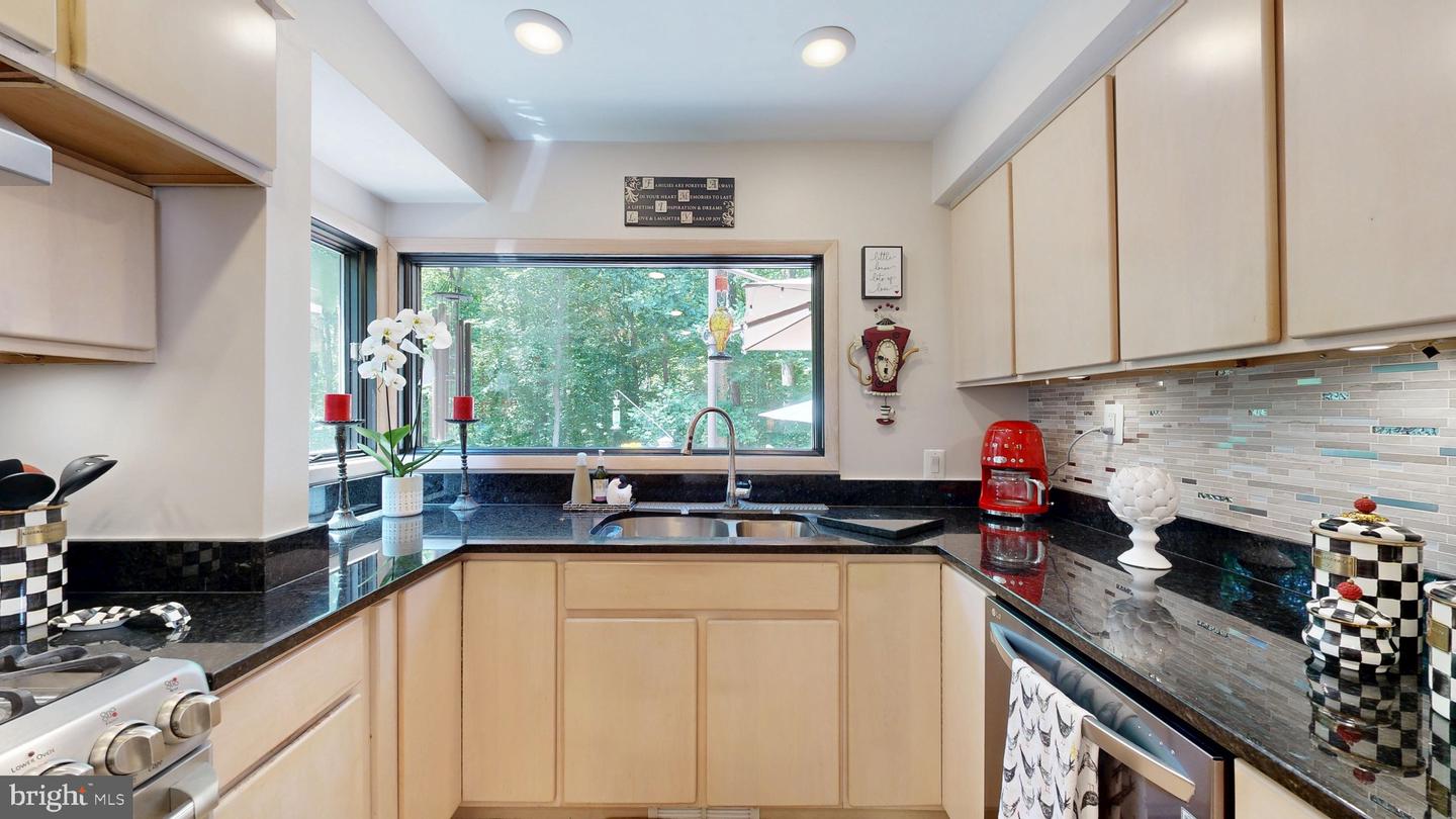 10409 DOMINION VALLEY DR, FAIRFAX STATION, Virginia 22039, 3 Bedrooms Bedrooms, ,3 BathroomsBathrooms,Residential,For sale,10409 DOMINION VALLEY DR,VAFX2258144 MLS # VAFX2258144