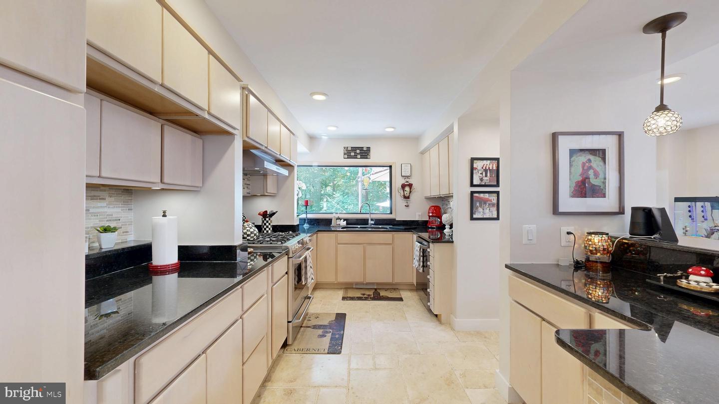 10409 DOMINION VALLEY DR, FAIRFAX STATION, Virginia 22039, 3 Bedrooms Bedrooms, ,3 BathroomsBathrooms,Residential,For sale,10409 DOMINION VALLEY DR,VAFX2258144 MLS # VAFX2258144