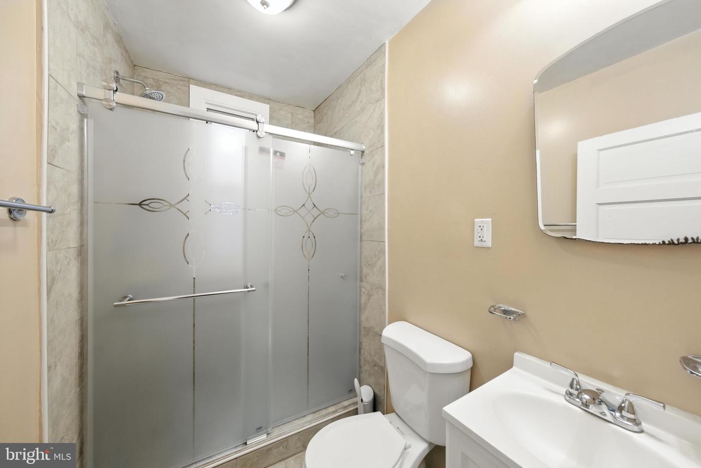 1763 U ST NW, WASHINGTON, District Of Columbia 20009, 6 Bedrooms Bedrooms, ,3 BathroomsBathrooms,Residential,For sale,1763 U ST NW,DCDC2212632 MLS # DCDC2212632