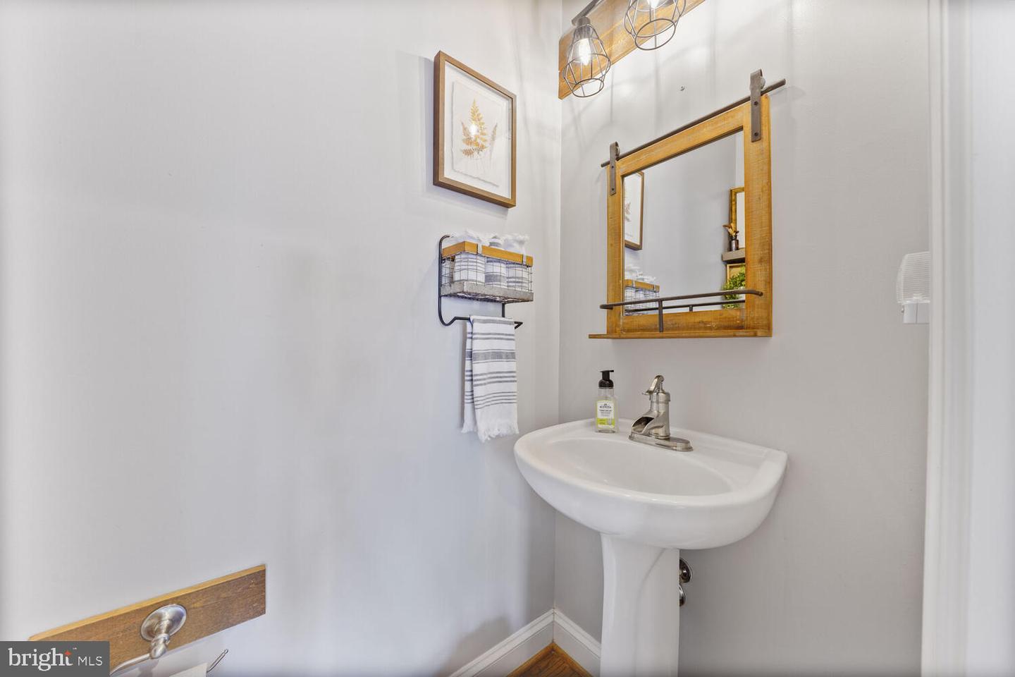 42850 CONQUEST CIR, BRAMBLETON, Virginia 20148, 4 Bedrooms Bedrooms, ,3 BathroomsBathrooms,Residential,For sale,42850 CONQUEST CIR,VALO2103382 MLS # VALO2103382