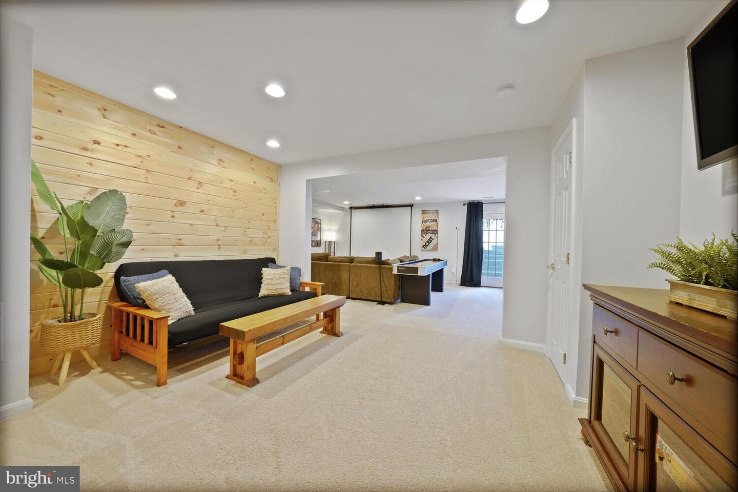 42850 CONQUEST CIR, BRAMBLETON, Virginia 20148, 4 Bedrooms Bedrooms, ,3 BathroomsBathrooms,Residential,For sale,42850 CONQUEST CIR,VALO2103382 MLS # VALO2103382