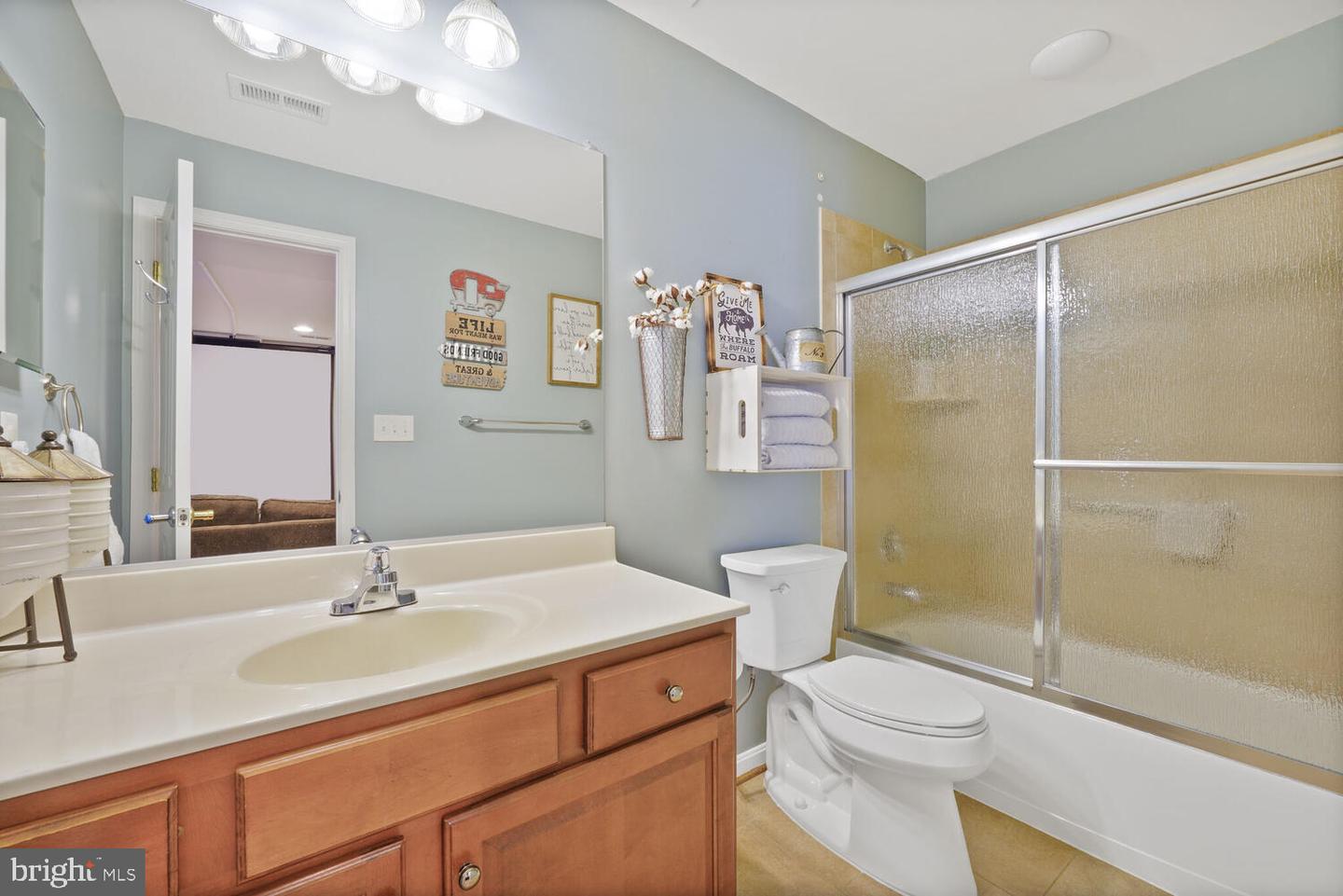 42850 CONQUEST CIR, BRAMBLETON, Virginia 20148, 4 Bedrooms Bedrooms, ,3 BathroomsBathrooms,Residential,For sale,42850 CONQUEST CIR,VALO2103382 MLS # VALO2103382