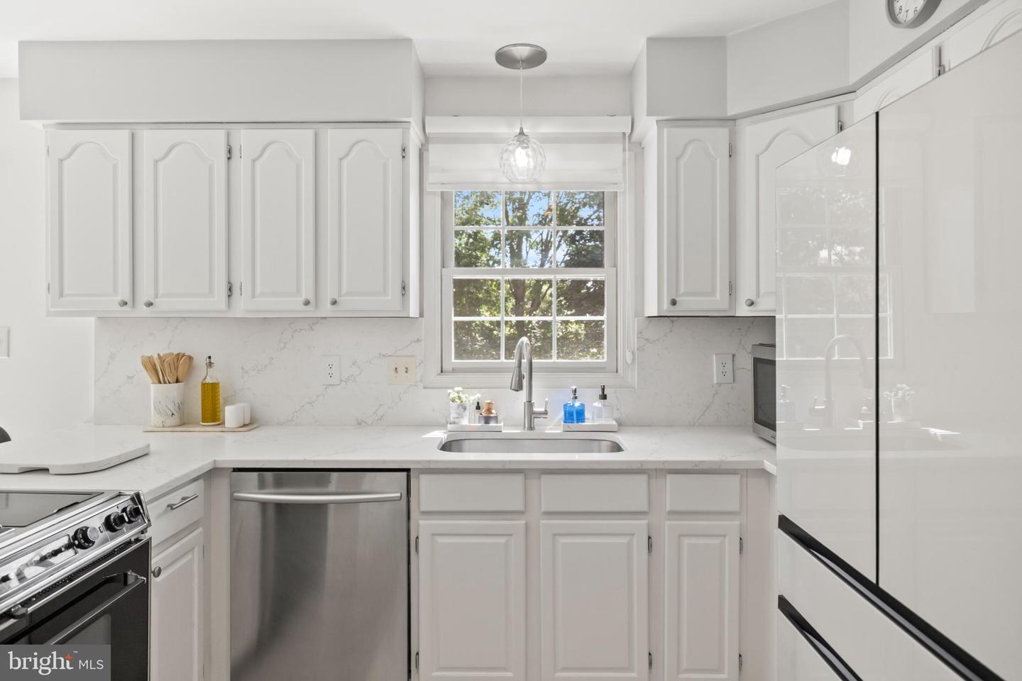 6554 PALISADES DR, CENTREVILLE, Virginia 20121, 4 Bedrooms Bedrooms, 15 Rooms Rooms,3 BathroomsBathrooms,Residential,For sale,6554 PALISADES DR,VAFX2258512 MLS # VAFX2258512