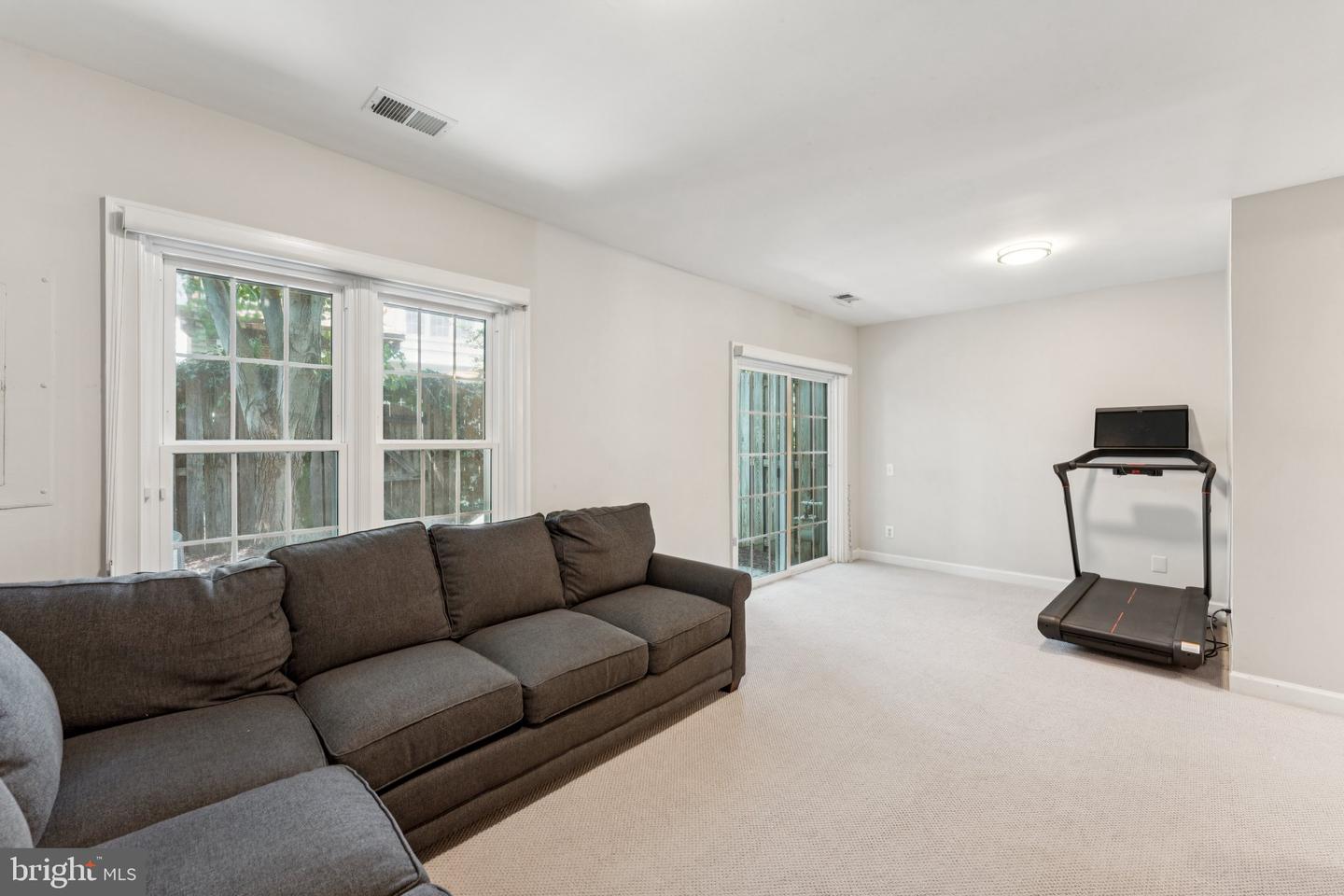 4654 KINSEY LN, ALEXANDRIA, Virginia 22311, 3 Bedrooms Bedrooms, ,3 BathroomsBathrooms,Residential,For sale,4654 KINSEY LN,VAAX2048070 MLS # VAAX2048070
