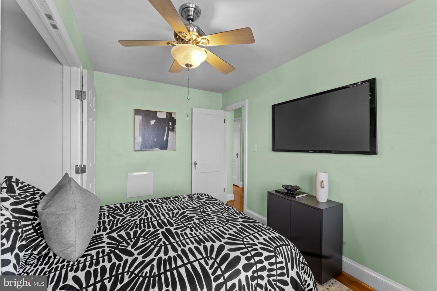1804 BURKE ST SE, WASHINGTON, District Of Columbia 20003, 4 Bedrooms Bedrooms, ,2 BathroomsBathrooms,Residential,For sale,1804 BURKE ST SE,DCDC2212934 MLS # DCDC2212934