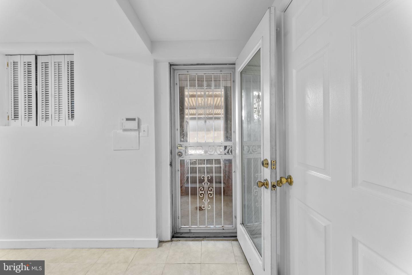 1804 BURKE ST SE, WASHINGTON, District Of Columbia 20003, 4 Bedrooms Bedrooms, ,2 BathroomsBathrooms,Residential,For sale,1804 BURKE ST SE,DCDC2212934 MLS # DCDC2212934