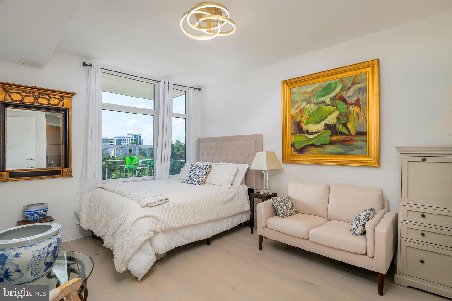 8220 CRESTWOOD HEIGHTS DR #1009, MCLEAN, Virginia 22102, 2 Bedrooms Bedrooms, ,2 BathroomsBathrooms,Residential,For sale,8220 CRESTWOOD HEIGHTS DR #1009,VAFX2258636 MLS # VAFX2258636