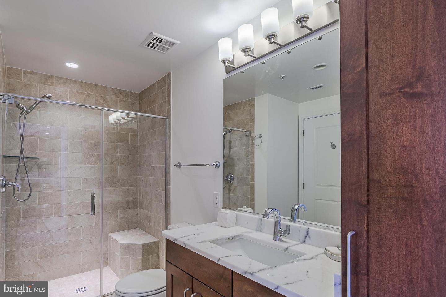 8220 CRESTWOOD HEIGHTS DR #1009, MCLEAN, Virginia 22102, 2 Bedrooms Bedrooms, ,2 BathroomsBathrooms,Residential,For sale,8220 CRESTWOOD HEIGHTS DR #1009,VAFX2258636 MLS # VAFX2258636