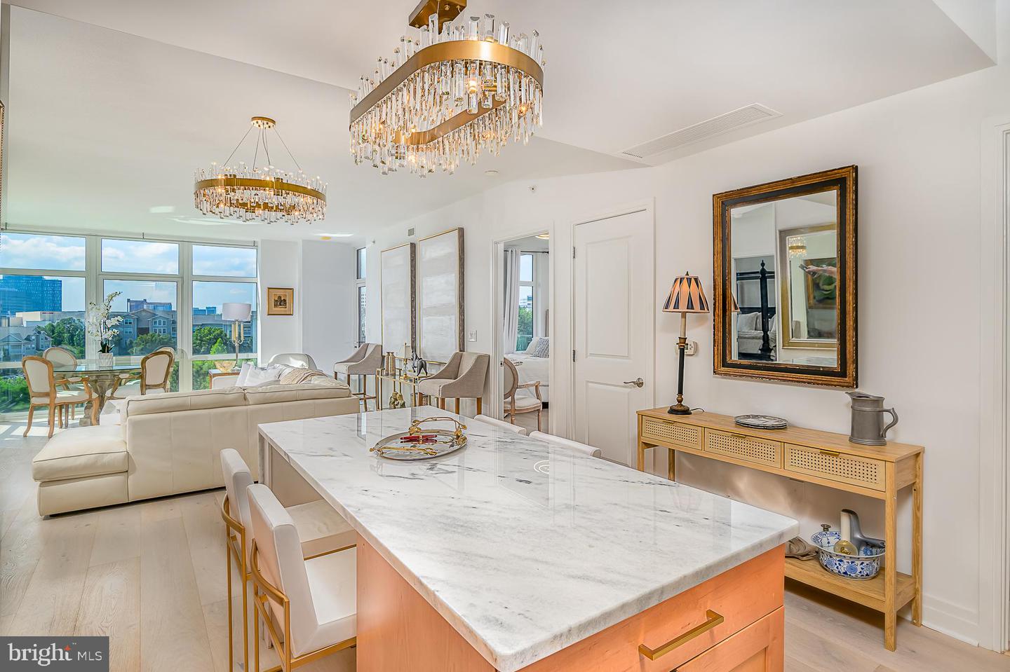 8220 CRESTWOOD HEIGHTS DR #1009, MCLEAN, Virginia 22102, 2 Bedrooms Bedrooms, ,2 BathroomsBathrooms,Residential,For sale,8220 CRESTWOOD HEIGHTS DR #1009,VAFX2258636 MLS # VAFX2258636