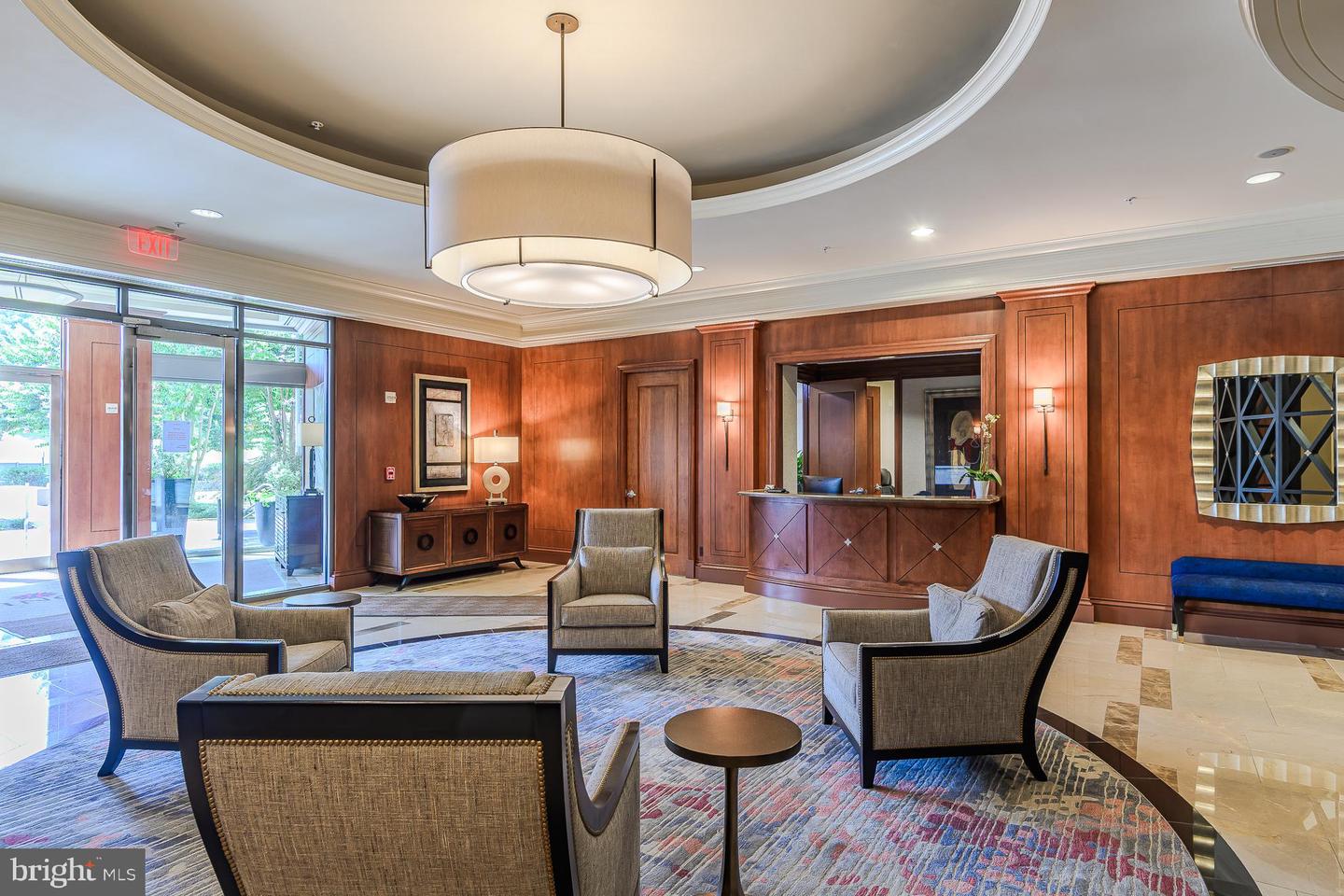 8220 CRESTWOOD HEIGHTS DR #1009, MCLEAN, Virginia 22102, 2 Bedrooms Bedrooms, ,2 BathroomsBathrooms,Residential,For sale,8220 CRESTWOOD HEIGHTS DR #1009,VAFX2258636 MLS # VAFX2258636