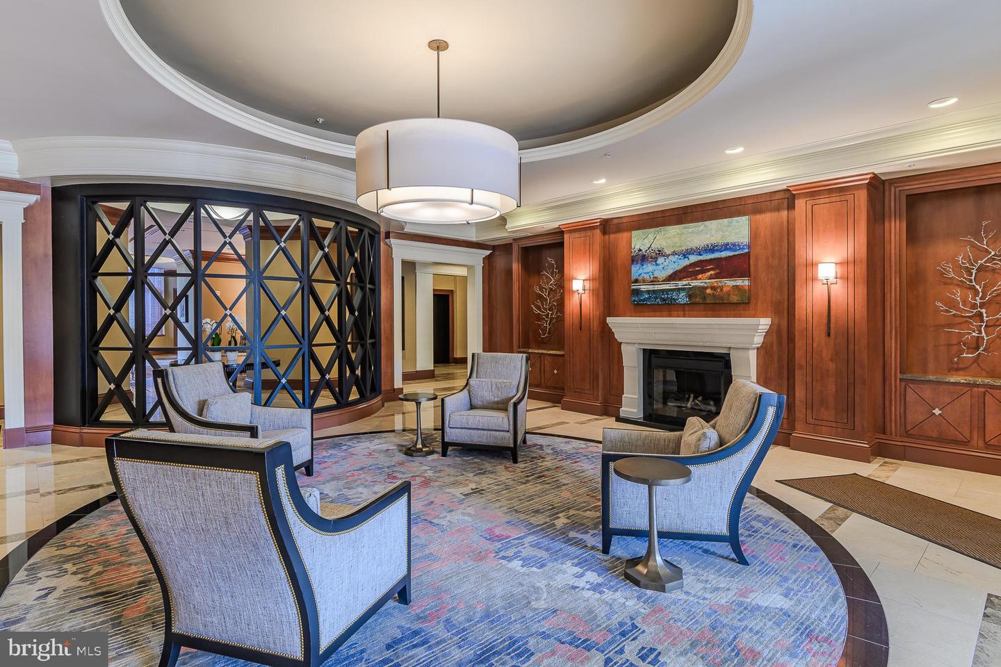 8220 CRESTWOOD HEIGHTS DR #1009, MCLEAN, Virginia 22102, 2 Bedrooms Bedrooms, ,2 BathroomsBathrooms,Residential,For sale,8220 CRESTWOOD HEIGHTS DR #1009,VAFX2258636 MLS # VAFX2258636
