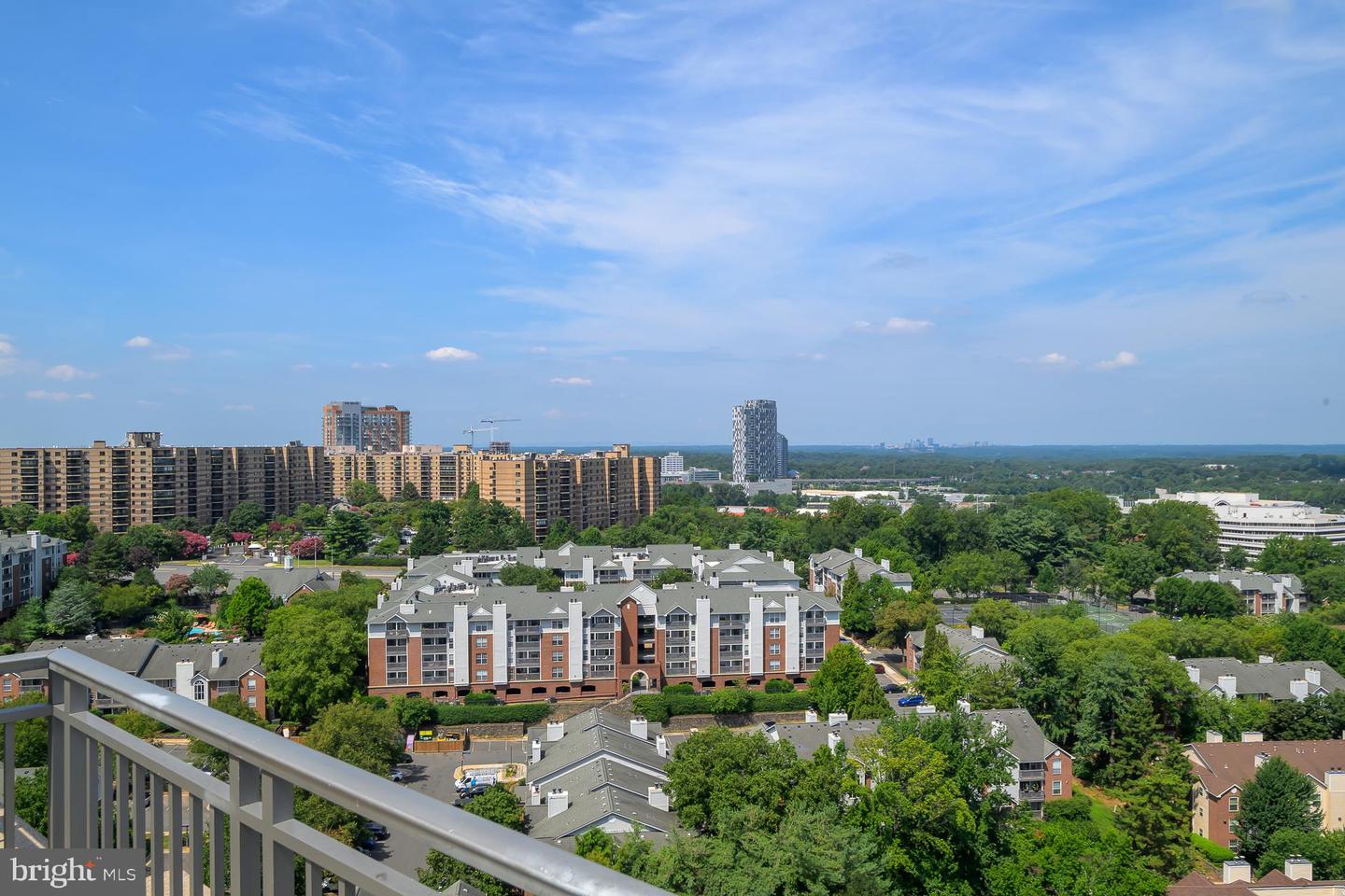 8220 CRESTWOOD HEIGHTS DR #1009, MCLEAN, Virginia 22102, 2 Bedrooms Bedrooms, ,2 BathroomsBathrooms,Residential,For sale,8220 CRESTWOOD HEIGHTS DR #1009,VAFX2258636 MLS # VAFX2258636