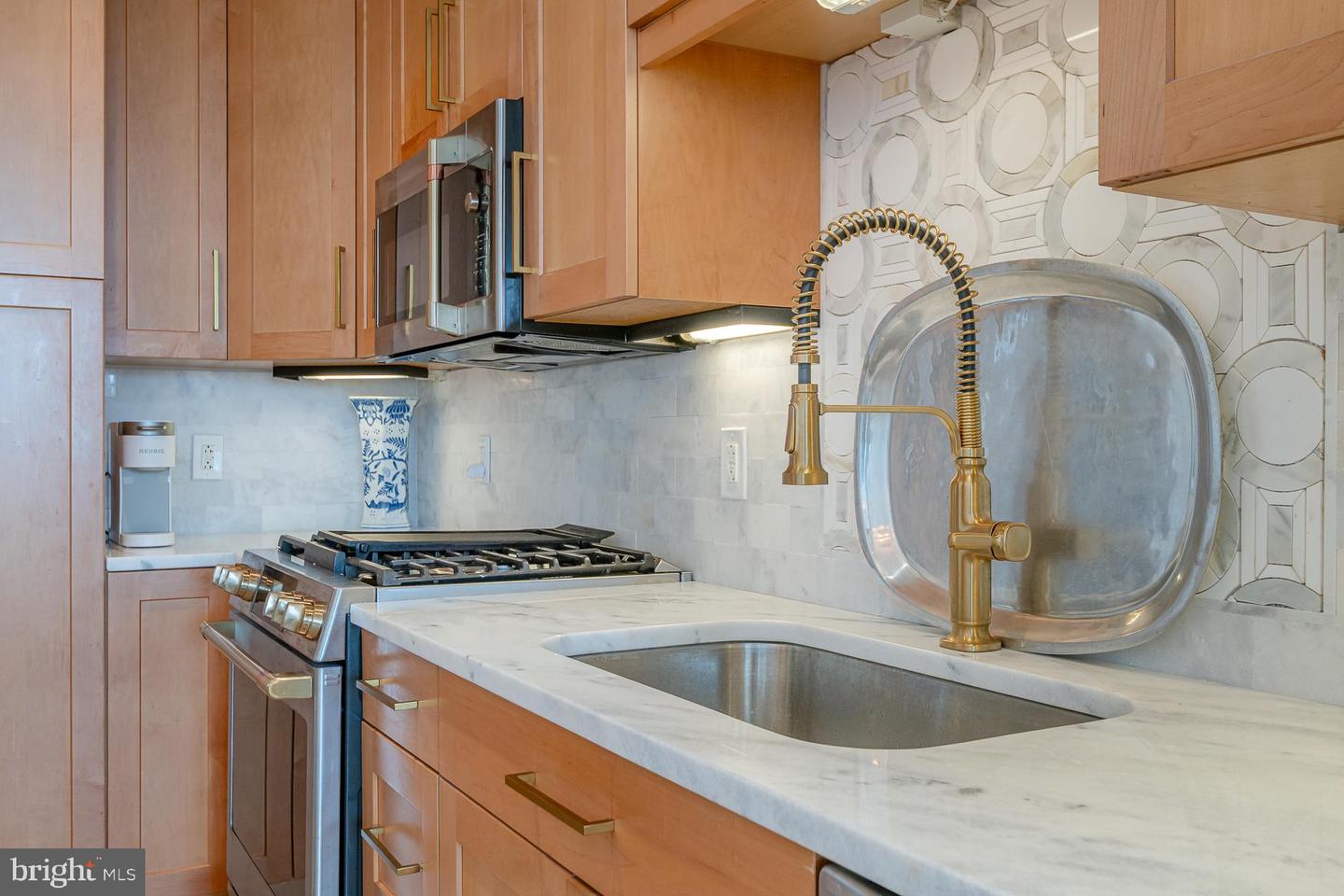 8220 CRESTWOOD HEIGHTS DR #1009, MCLEAN, Virginia 22102, 2 Bedrooms Bedrooms, ,2 BathroomsBathrooms,Residential,For sale,8220 CRESTWOOD HEIGHTS DR #1009,VAFX2258636 MLS # VAFX2258636