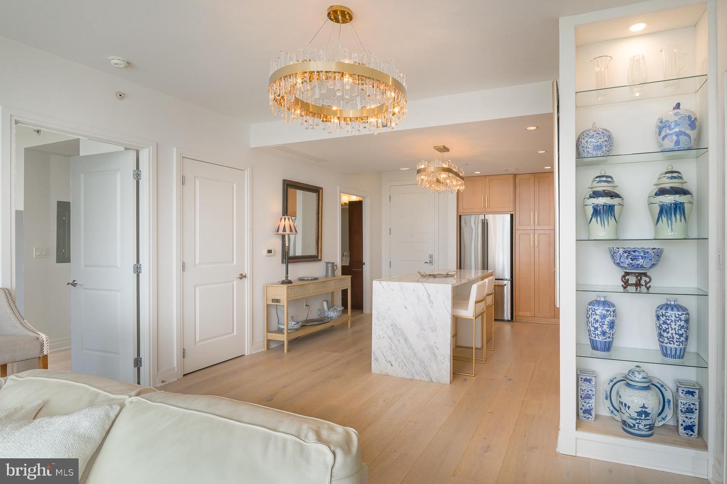 8220 CRESTWOOD HEIGHTS DR #1009, MCLEAN, Virginia 22102, 2 Bedrooms Bedrooms, ,2 BathroomsBathrooms,Residential,For sale,8220 CRESTWOOD HEIGHTS DR #1009,VAFX2258636 MLS # VAFX2258636