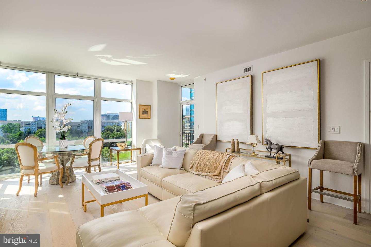 8220 CRESTWOOD HEIGHTS DR #1009, MCLEAN, Virginia 22102, 2 Bedrooms Bedrooms, ,2 BathroomsBathrooms,Residential,For sale,8220 CRESTWOOD HEIGHTS DR #1009,VAFX2258636 MLS # VAFX2258636