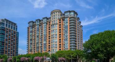 8220 CRESTWOOD HEIGHTS DR #1009, MCLEAN, Virginia 22102, 2 Bedrooms Bedrooms, ,2 BathroomsBathrooms,Residential,For sale,8220 CRESTWOOD HEIGHTS DR #1009,VAFX2258636 MLS # VAFX2258636