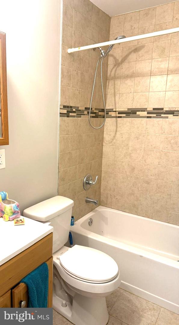 13204 HILLENDALE DR, WOODBRIDGE, Virginia 22193, 4 Bedrooms Bedrooms, ,3 BathroomsBathrooms,Residential,For sale,13204 HILLENDALE DR,VAPW2100294 MLS # VAPW2100294