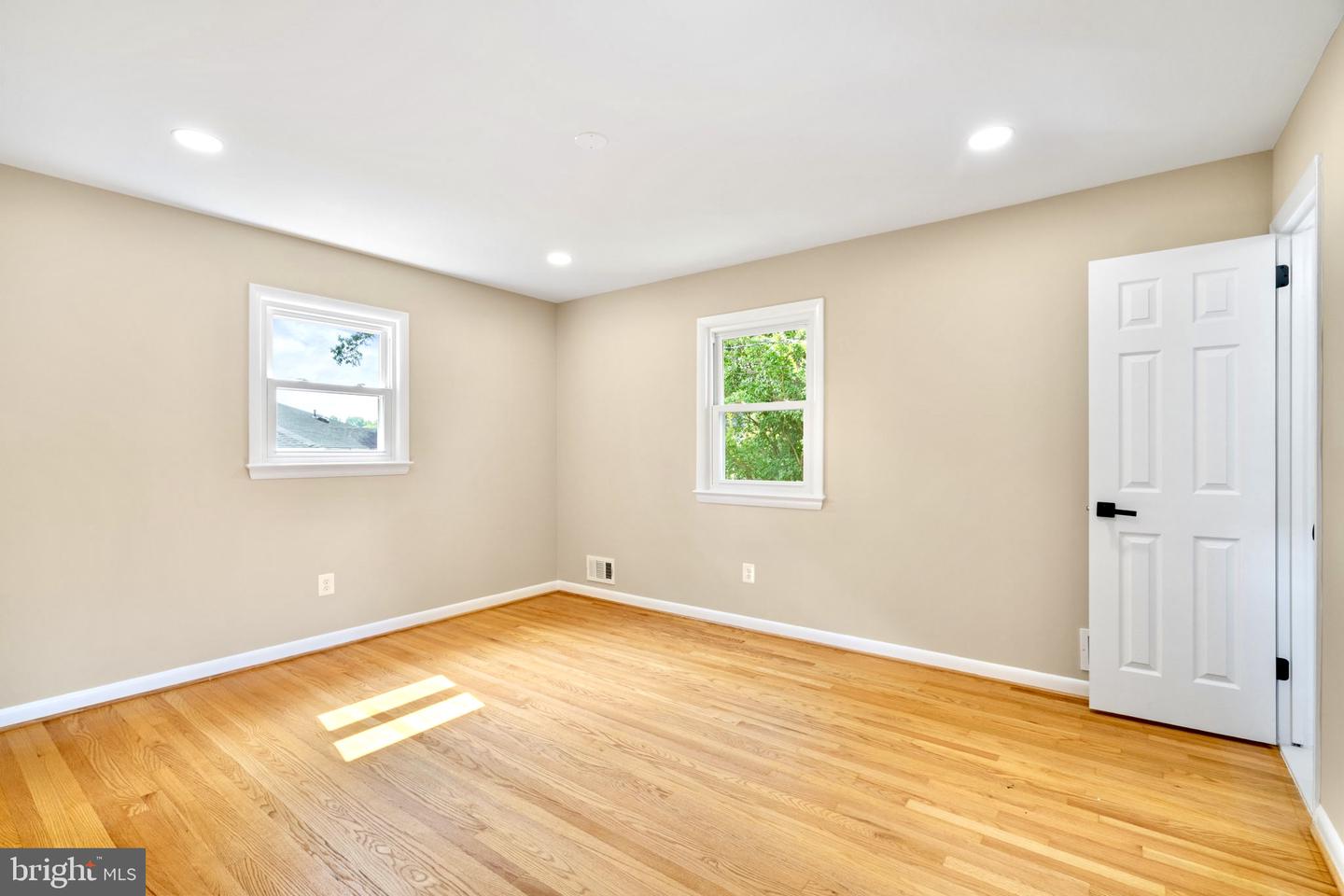 2811 ELSMORE ST, FAIRFAX, Virginia 22031, 5 Bedrooms Bedrooms, 14 Rooms Rooms,3 BathroomsBathrooms,Residential,For sale,2811 ELSMORE ST,VAFX2258324 MLS # VAFX2258324
