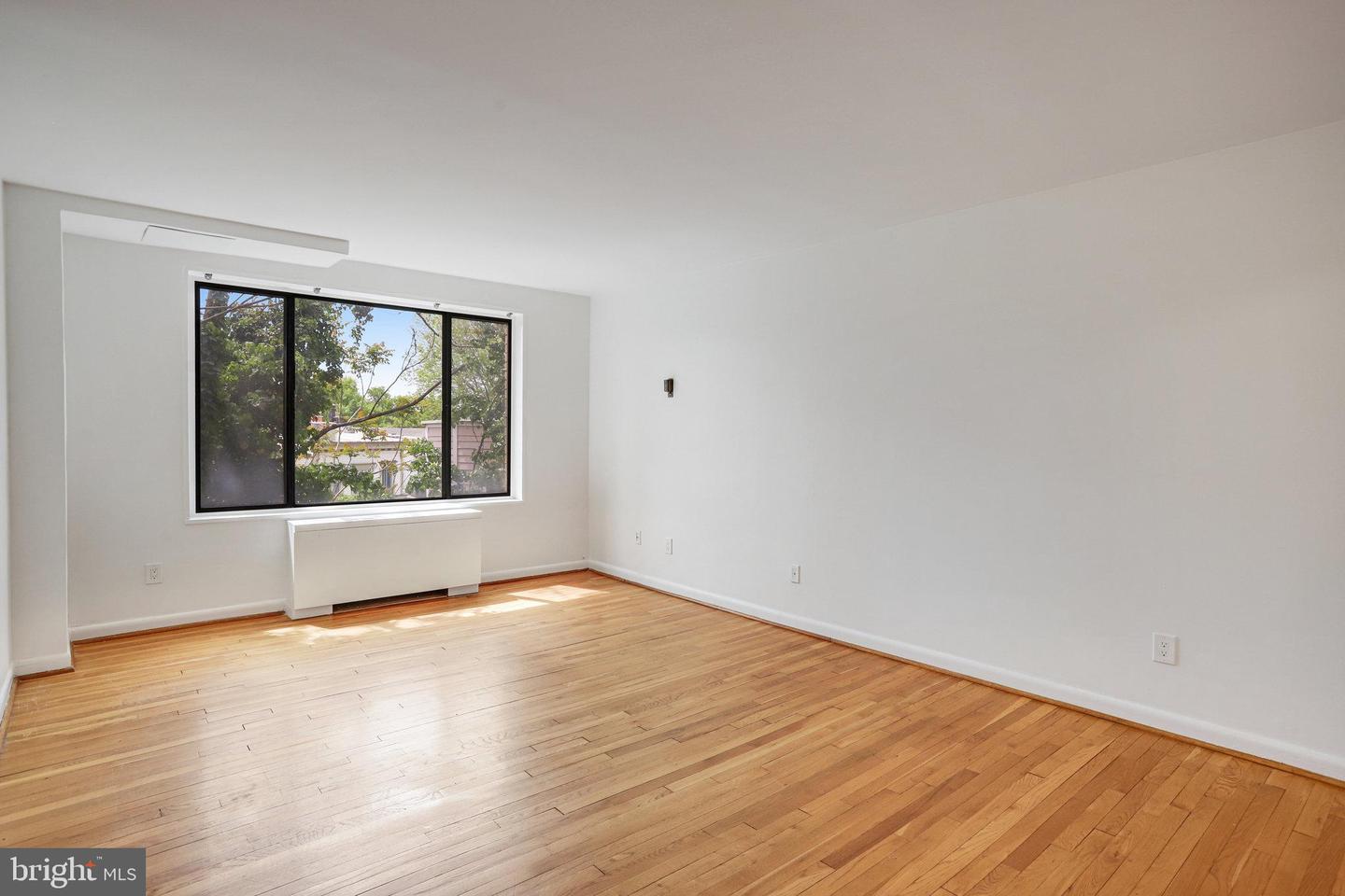 305 C ST NE #309, WASHINGTON, District Of Columbia 20002, 1 Bedroom Bedrooms, ,1 BathroomBathrooms,Residential,For sale,305 C ST NE #309,DCDC2173208 MLS # DCDC2173208