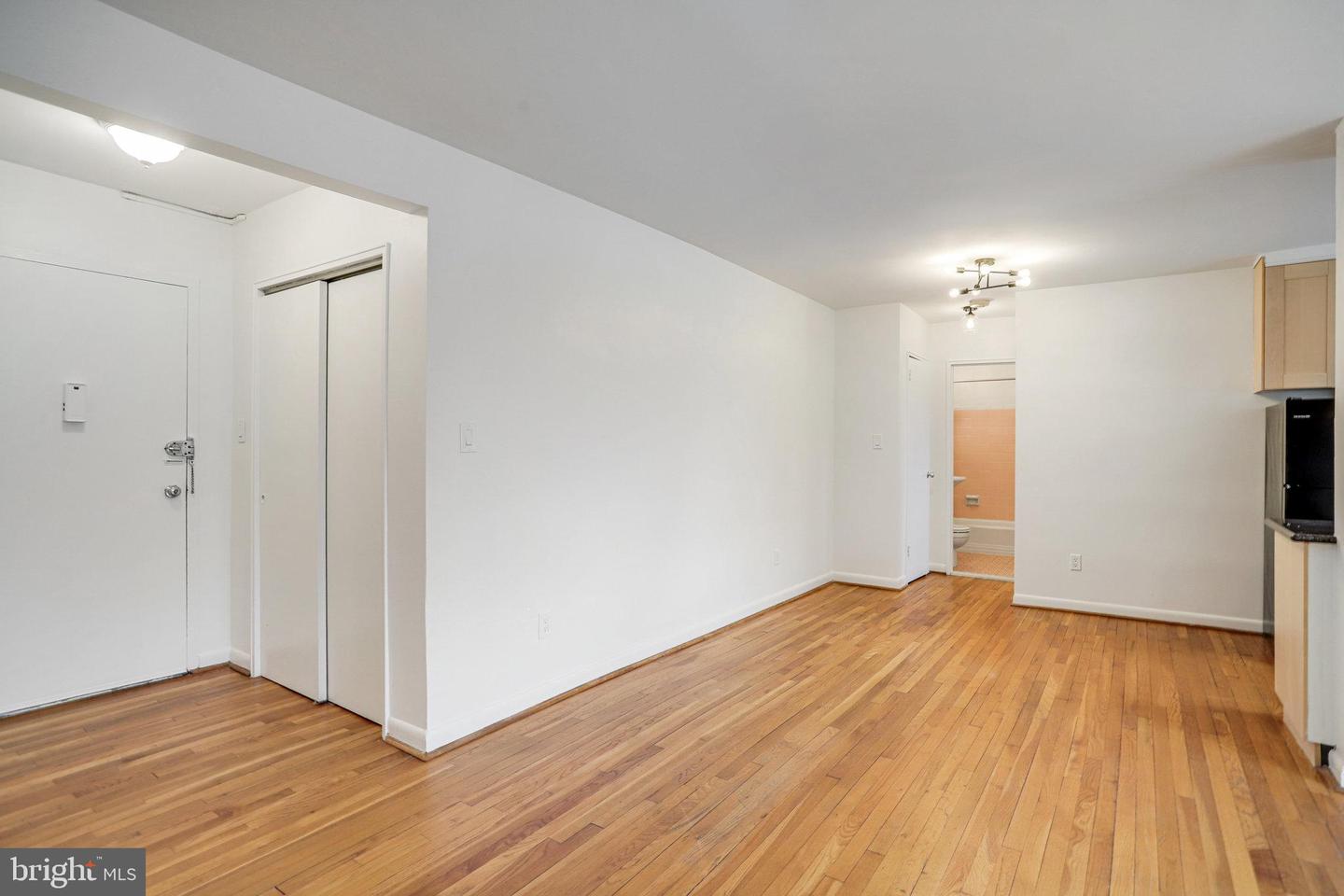 305 C ST NE #309, WASHINGTON, District Of Columbia 20002, 1 Bedroom Bedrooms, ,1 BathroomBathrooms,Residential,For sale,305 C ST NE #309,DCDC2173208 MLS # DCDC2173208