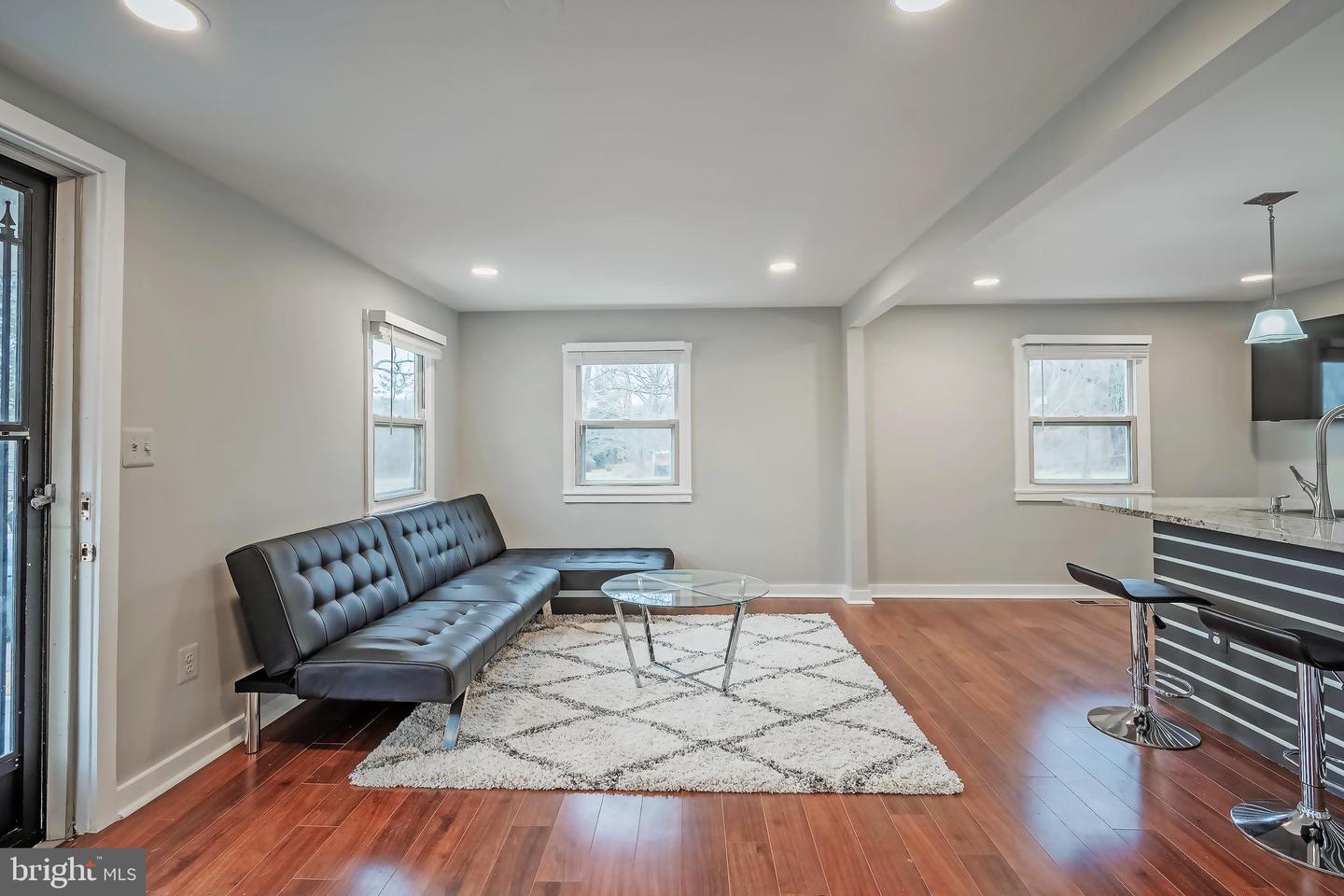 6946 BLANTYRE RD, WARRENTON, Virginia 20187, 2 Bedrooms Bedrooms, ,1 BathroomBathrooms,Residential,For sale,6946 BLANTYRE RD,VAFQ2015522 MLS # VAFQ2015522