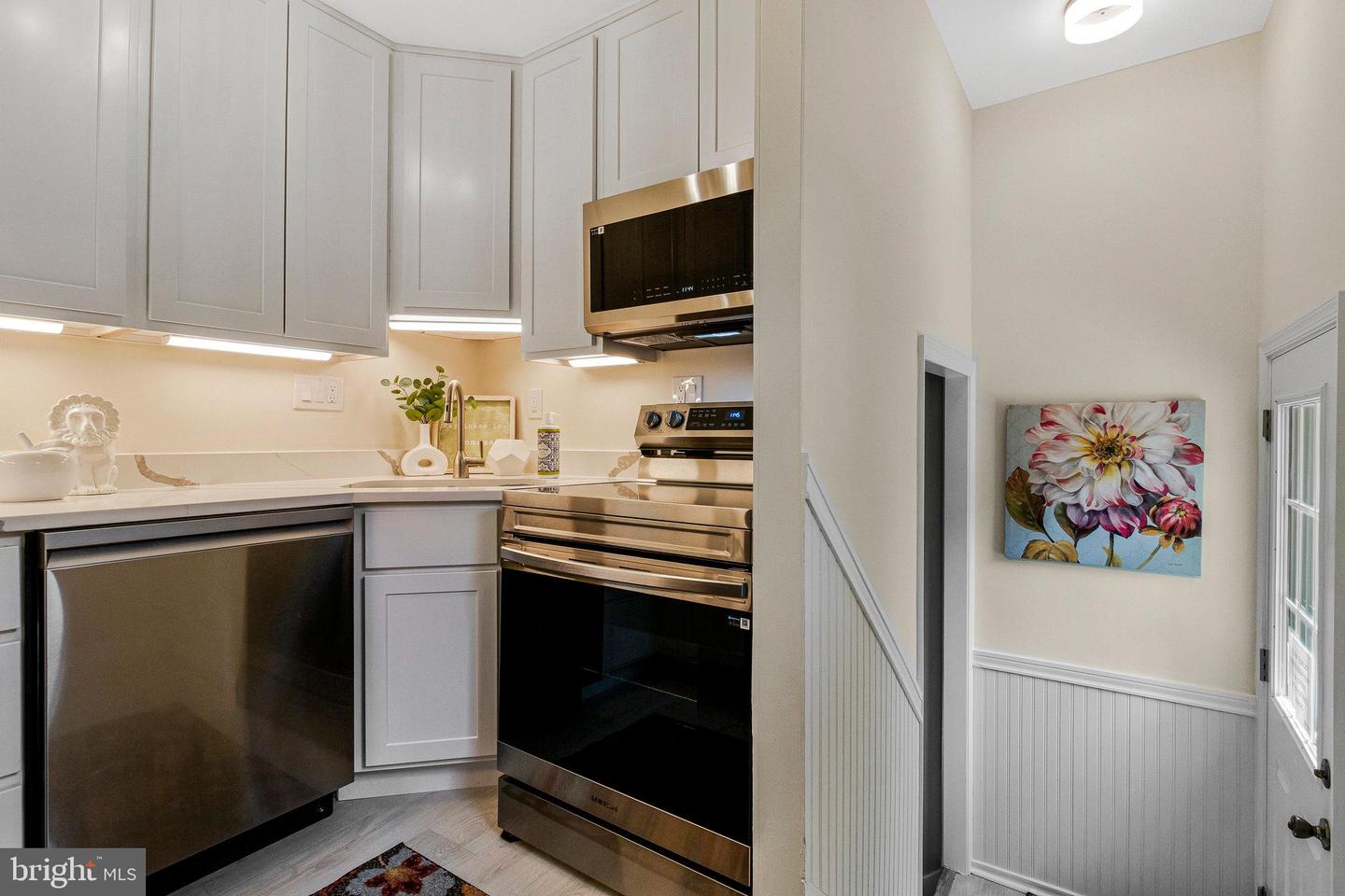 821 S MONROE ST, ARLINGTON, Virginia 22204, 3 Bedrooms Bedrooms, ,3 BathroomsBathrooms,Residential,For sale,821 S MONROE ST,VAAR2055404 MLS # VAAR2055404