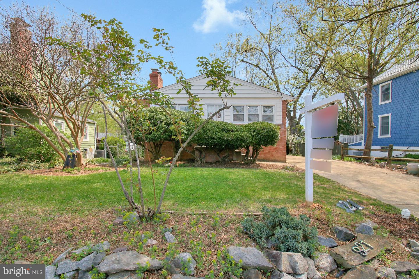 821 S MONROE ST, ARLINGTON, Virginia 22204, 3 Bedrooms Bedrooms, ,3 BathroomsBathrooms,Residential,For sale,821 S MONROE ST,VAAR2055404 MLS # VAAR2055404