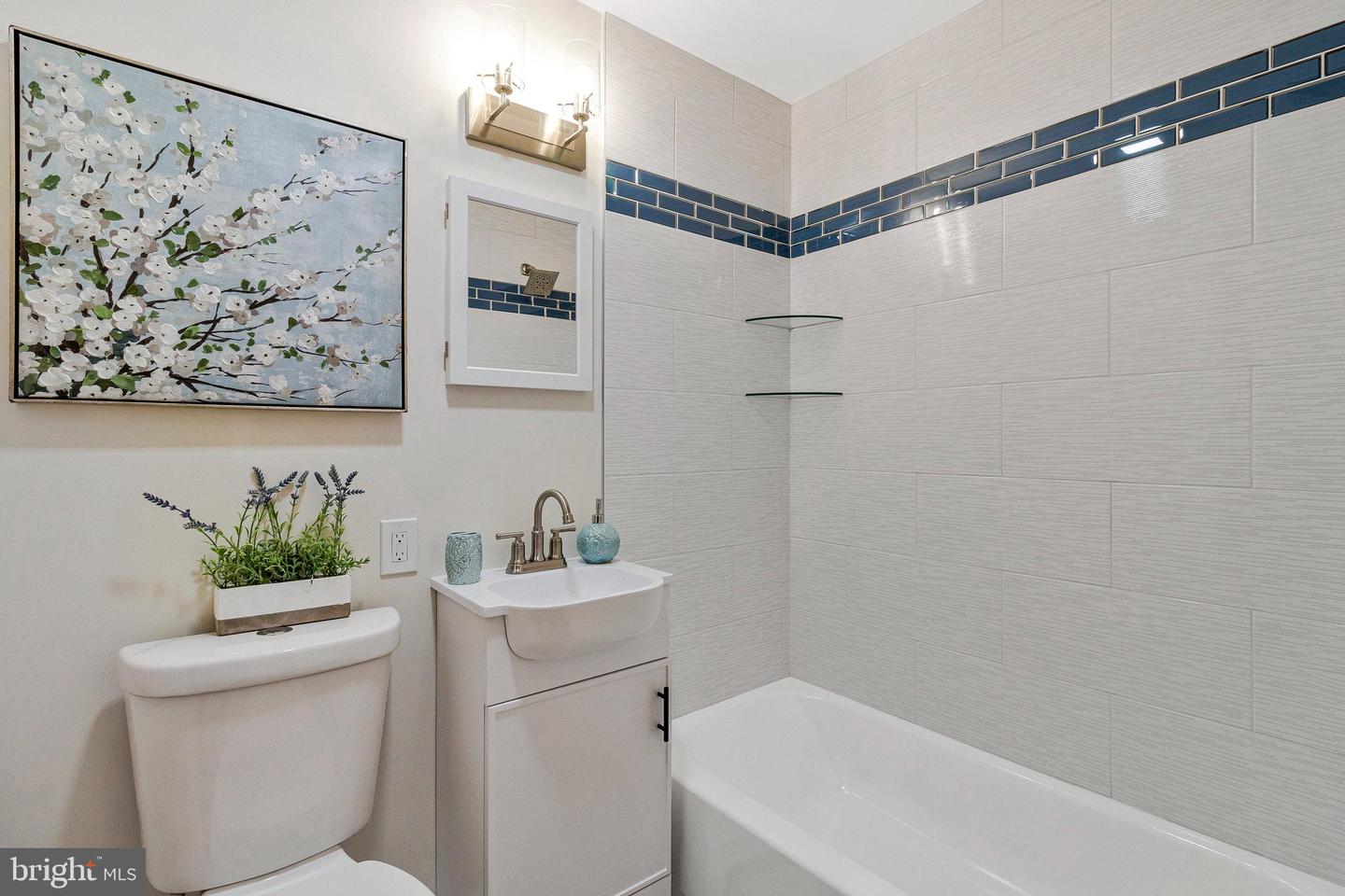 821 S MONROE ST, ARLINGTON, Virginia 22204, 3 Bedrooms Bedrooms, ,3 BathroomsBathrooms,Residential,For sale,821 S MONROE ST,VAAR2055404 MLS # VAAR2055404