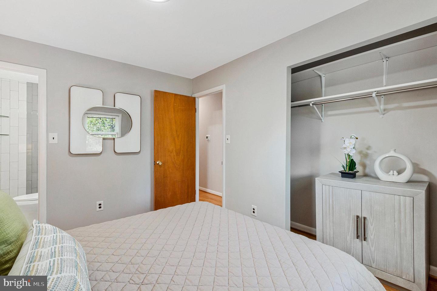 821 S MONROE ST, ARLINGTON, Virginia 22204, 3 Bedrooms Bedrooms, ,3 BathroomsBathrooms,Residential,For sale,821 S MONROE ST,VAAR2055404 MLS # VAAR2055404