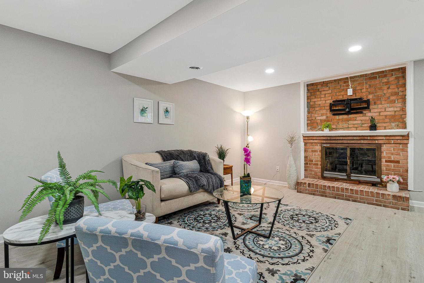 821 S MONROE ST, ARLINGTON, Virginia 22204, 3 Bedrooms Bedrooms, ,3 BathroomsBathrooms,Residential,For sale,821 S MONROE ST,VAAR2055404 MLS # VAAR2055404