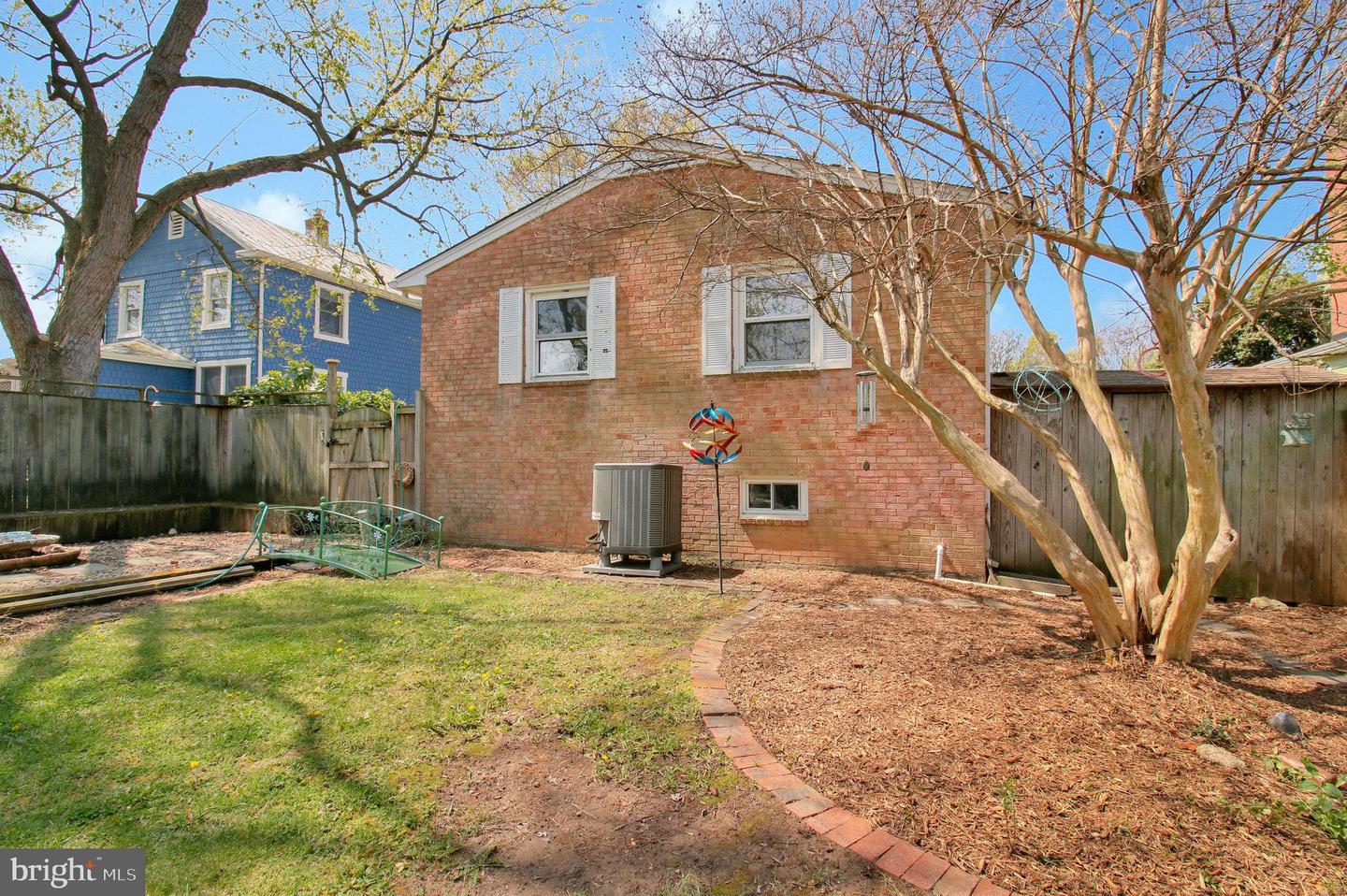 821 S MONROE ST, ARLINGTON, Virginia 22204, 3 Bedrooms Bedrooms, ,3 BathroomsBathrooms,Residential,For sale,821 S MONROE ST,VAAR2055404 MLS # VAAR2055404