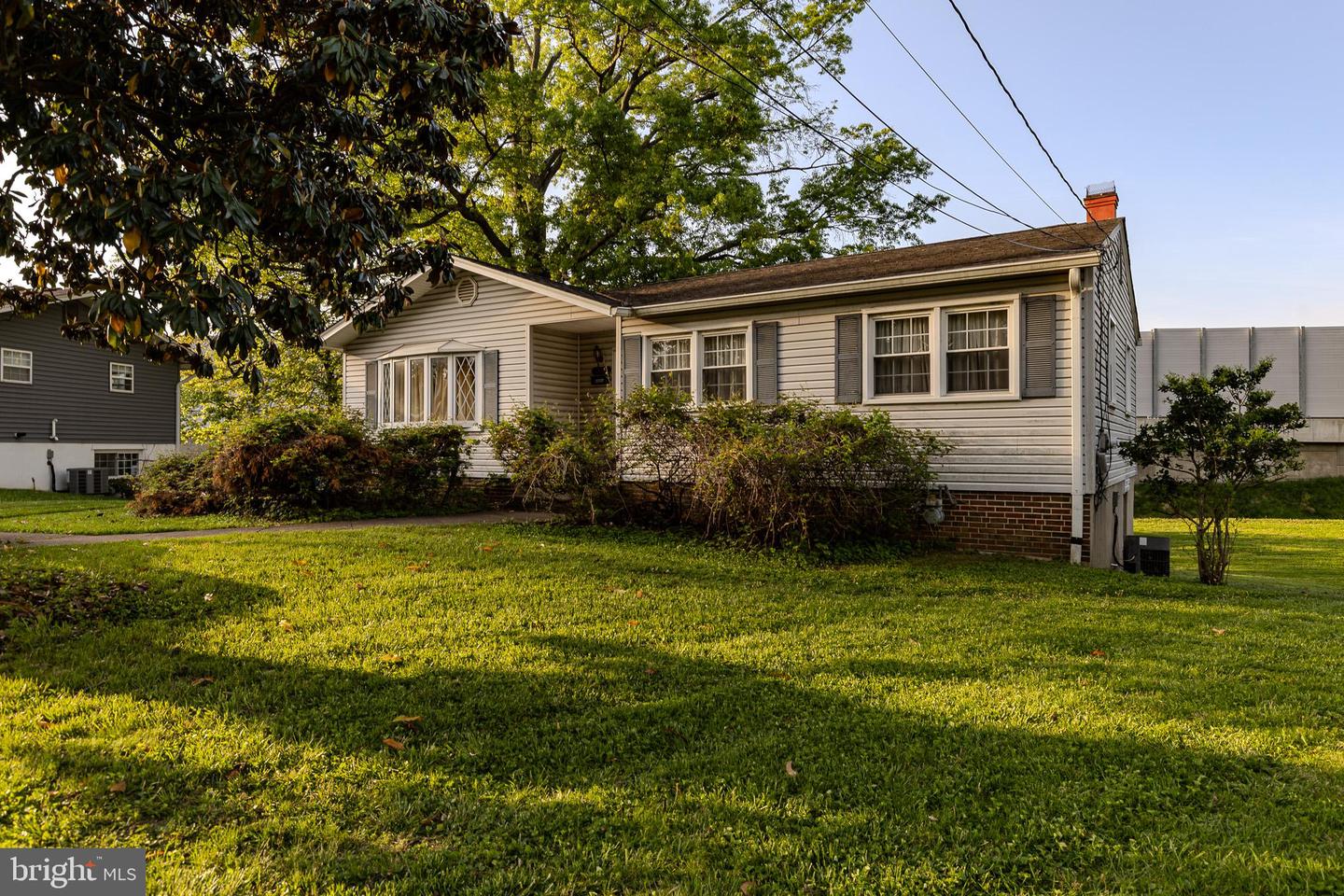 8419 WESLEYAN ST, VIENNA, Virginia 22180, 3 Bedrooms Bedrooms, ,2 BathroomsBathrooms,Residential,For sale,8419 WESLEYAN ST,VAFX2238752 MLS # VAFX2238752
