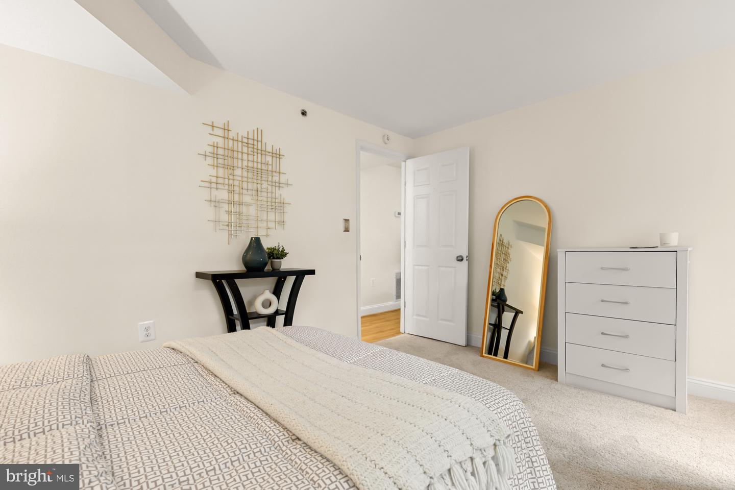1621 T ST NW #T2, WASHINGTON, District Of Columbia 20009, 2 Bedrooms Bedrooms, ,2 BathroomsBathrooms,Residential,For sale,1621 T ST NW #T2,DCDC2200444 MLS # DCDC2200444