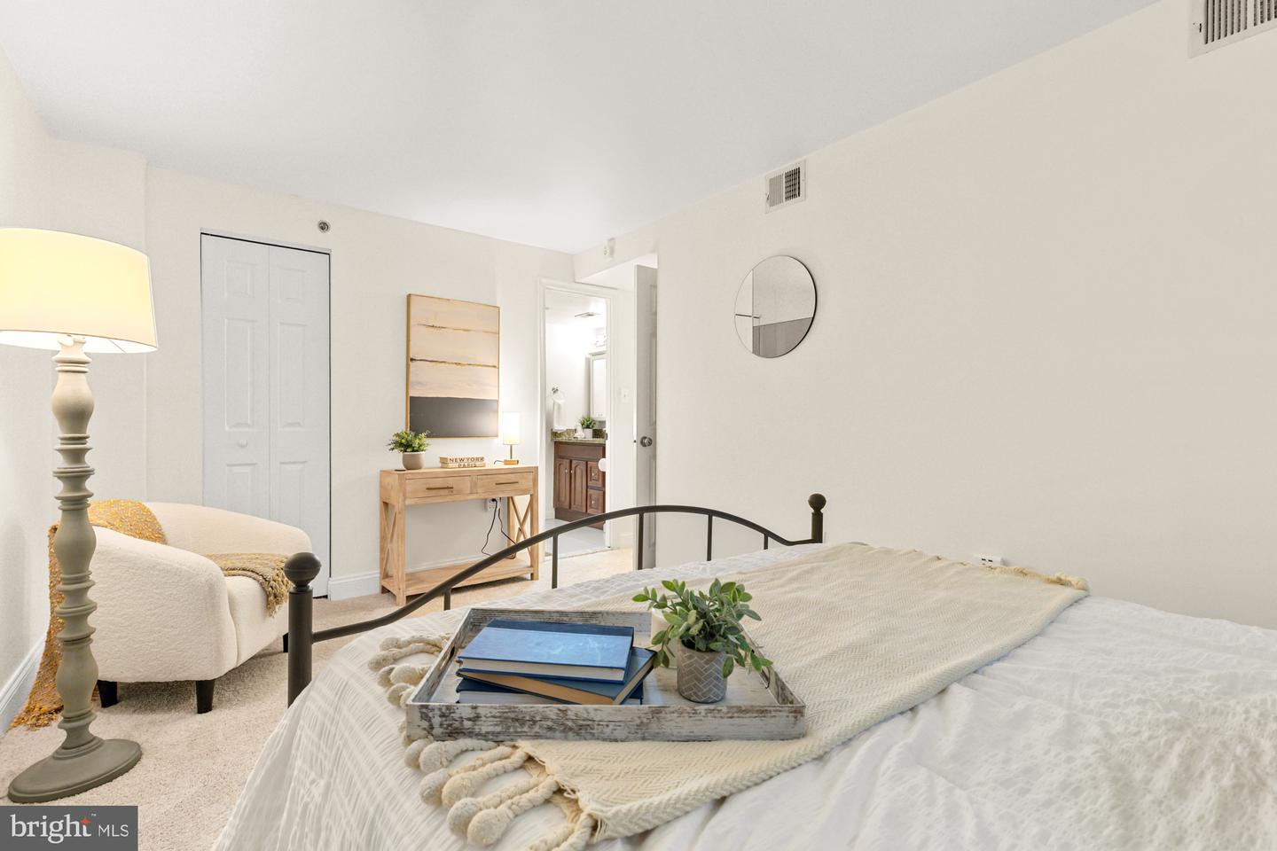 1621 T ST NW #T2, WASHINGTON, District Of Columbia 20009, 2 Bedrooms Bedrooms, ,2 BathroomsBathrooms,Residential,For sale,1621 T ST NW #T2,DCDC2200444 MLS # DCDC2200444