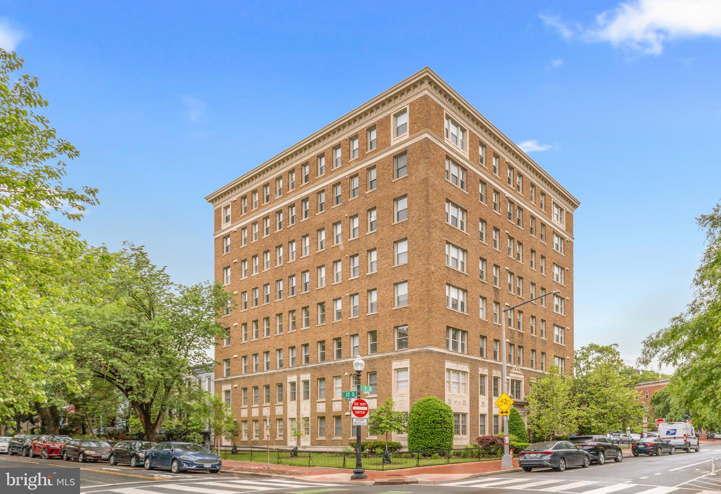 1621 T ST NW #T2, WASHINGTON, District Of Columbia 20009, 2 Bedrooms Bedrooms, ,2 BathroomsBathrooms,Residential,For sale,1621 T ST NW #T2,DCDC2200444 MLS # DCDC2200444
