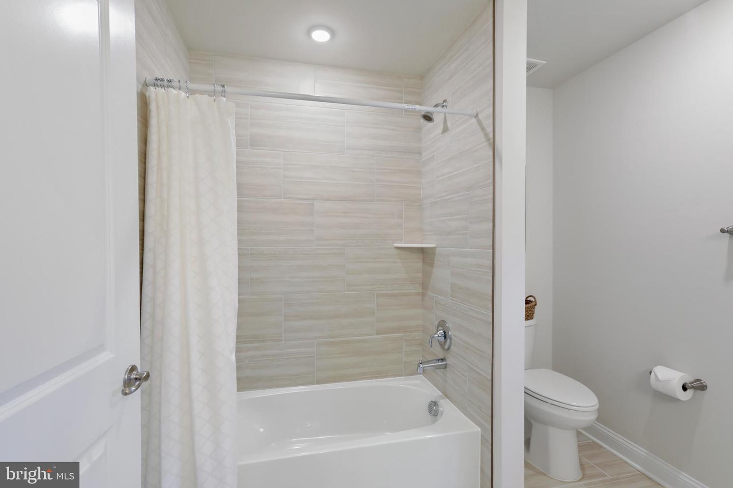 254 WHISTLEWOOD LN, WINCHESTER, Virginia 22602, 5 Bedrooms Bedrooms, ,6 BathroomsBathrooms,Residential,For sale,254 WHISTLEWOOD LN,VAFV2034146 MLS # VAFV2034146