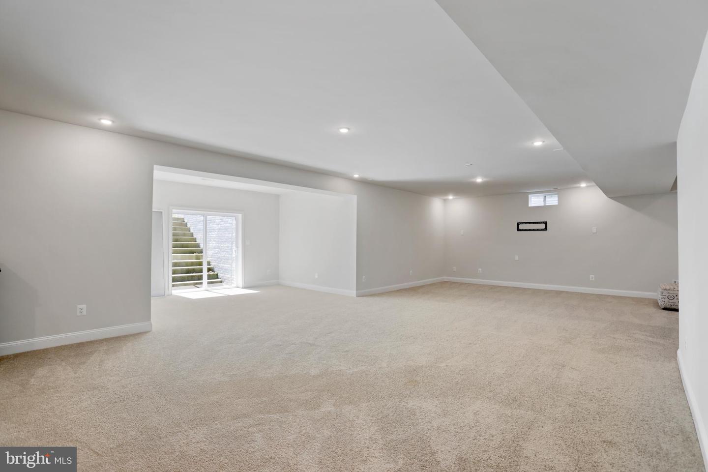 254 WHISTLEWOOD LN, WINCHESTER, Virginia 22602, 5 Bedrooms Bedrooms, ,6 BathroomsBathrooms,Residential,For sale,254 WHISTLEWOOD LN,VAFV2034146 MLS # VAFV2034146