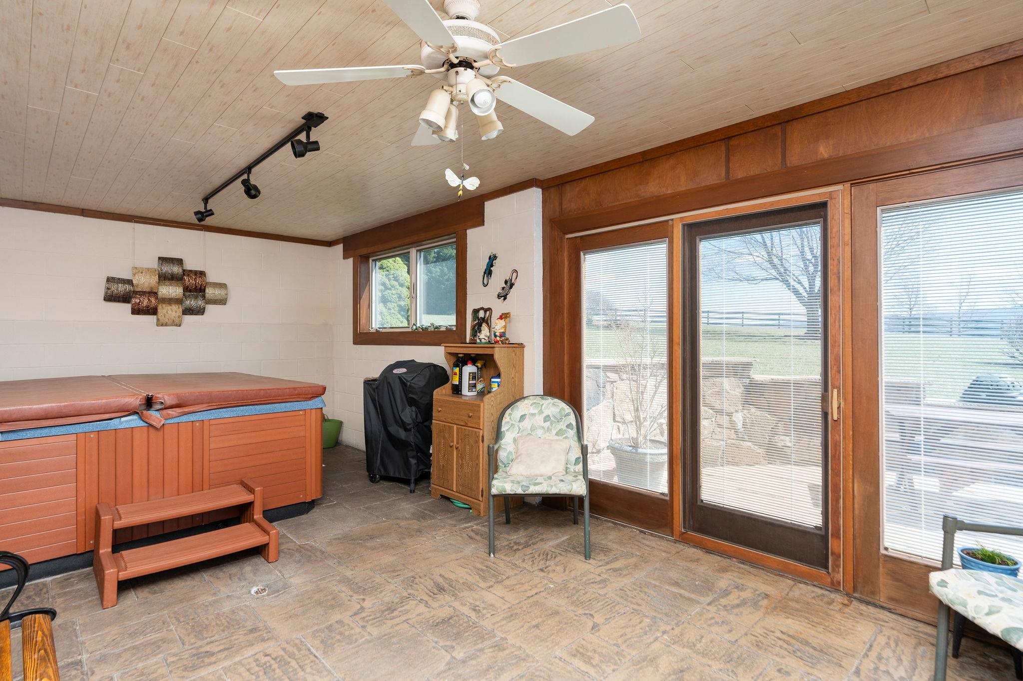 269 FOXFIELD DR, STAUNTON, Virginia 24401, 4 Bedrooms Bedrooms, ,3 BathroomsBathrooms,Residential,269 FOXFIELD DR,662396 MLS # 662396