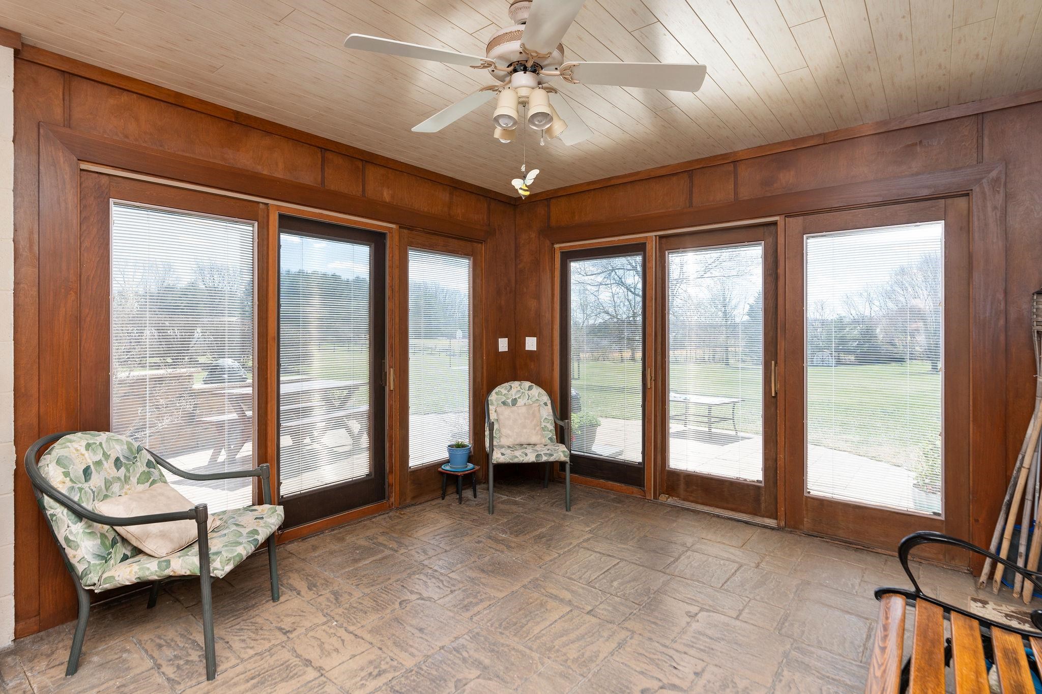 269 FOXFIELD DR, STAUNTON, Virginia 24401, 4 Bedrooms Bedrooms, ,3 BathroomsBathrooms,Residential,269 FOXFIELD DR,662396 MLS # 662396