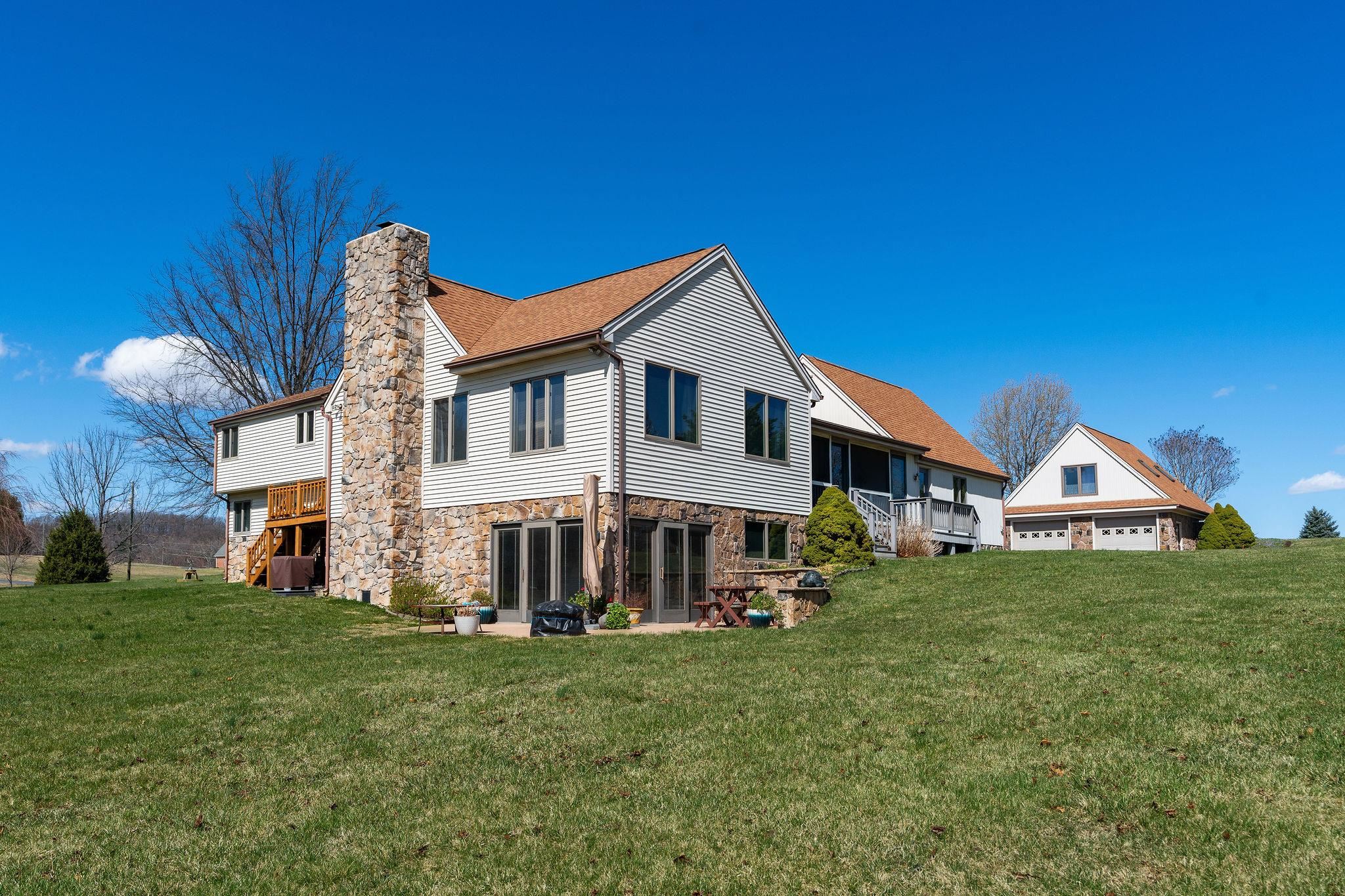 269 FOXFIELD DR, STAUNTON, Virginia 24401, 4 Bedrooms Bedrooms, ,3 BathroomsBathrooms,Residential,269 FOXFIELD DR,662396 MLS # 662396