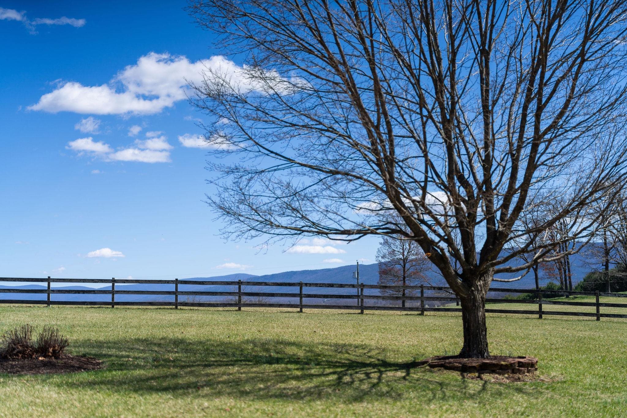 269 FOXFIELD DR, STAUNTON, Virginia 24401, 4 Bedrooms Bedrooms, ,3 BathroomsBathrooms,Residential,269 FOXFIELD DR,662396 MLS # 662396