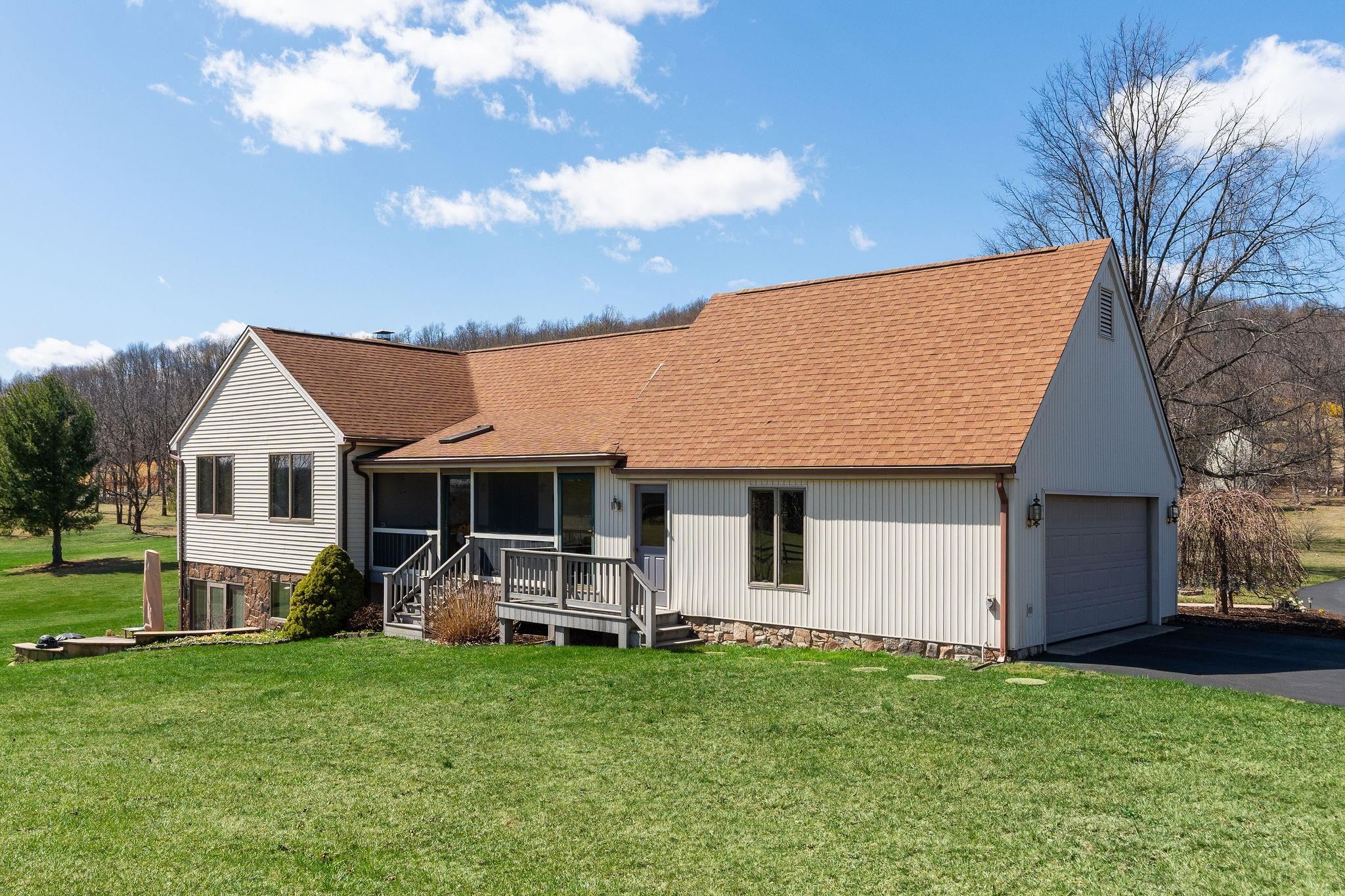 269 FOXFIELD DR, STAUNTON, Virginia 24401, 4 Bedrooms Bedrooms, ,3 BathroomsBathrooms,Residential,269 FOXFIELD DR,662396 MLS # 662396