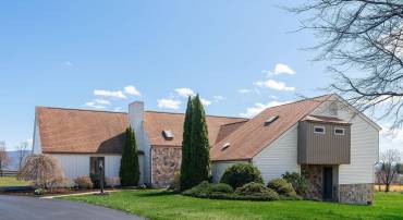 269 FOXFIELD DR, STAUNTON, Virginia 24401, 4 Bedrooms Bedrooms, ,3 BathroomsBathrooms,Residential,269 FOXFIELD DR,662396 MLS # 662396