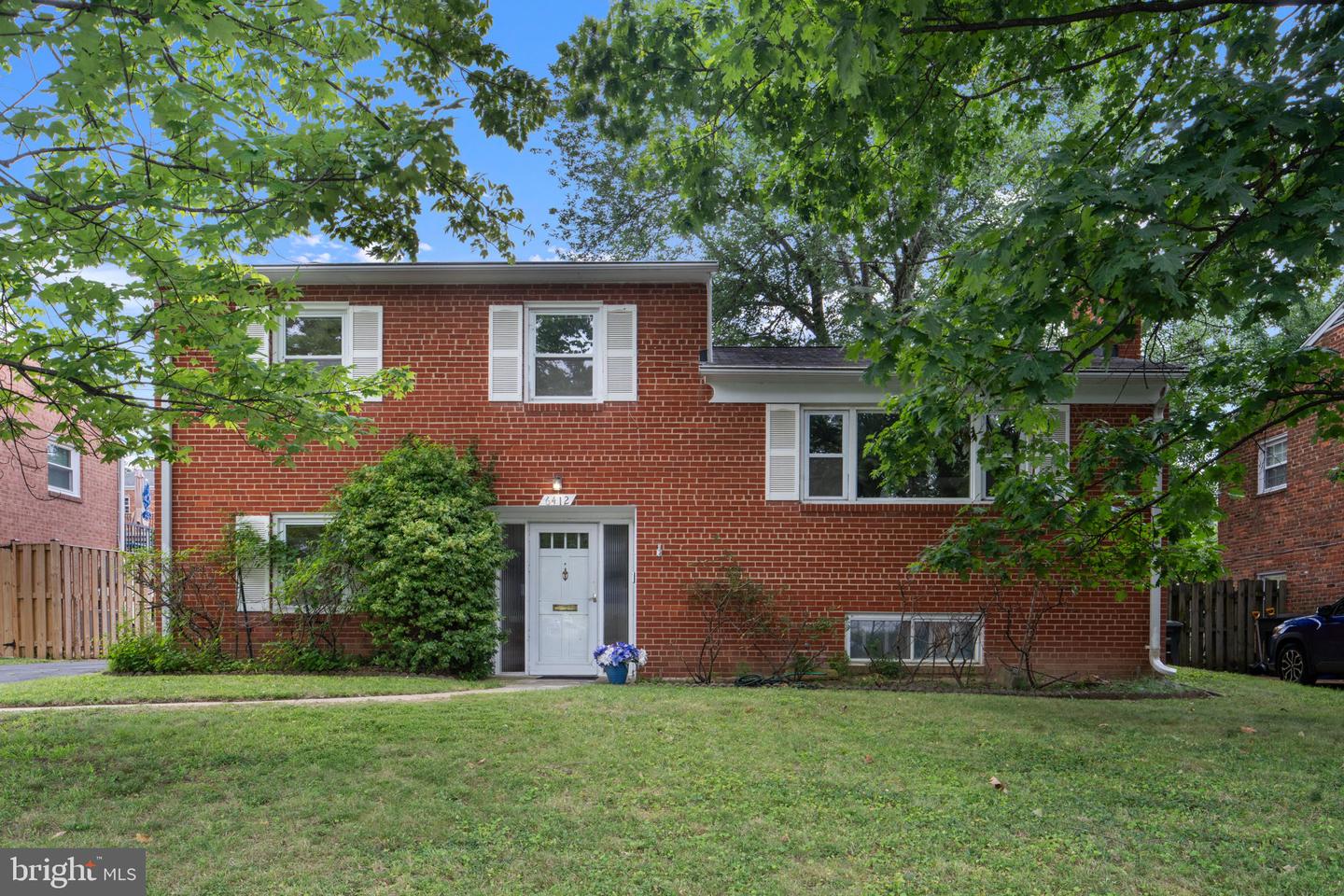 6412 24TH ST N, ARLINGTON, Virginia 22207, 4 Bedrooms Bedrooms, ,2 BathroomsBathrooms,Residential,For sale,6412 24TH ST N,VAAR2058468 MLS # VAAR2058468