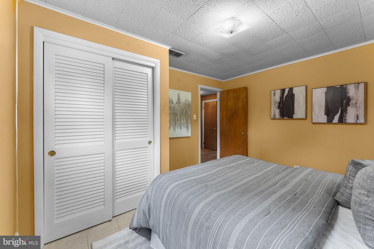 6412 24TH ST N, ARLINGTON, Virginia 22207, 4 Bedrooms Bedrooms, ,2 BathroomsBathrooms,Residential,For sale,6412 24TH ST N,VAAR2058468 MLS # VAAR2058468