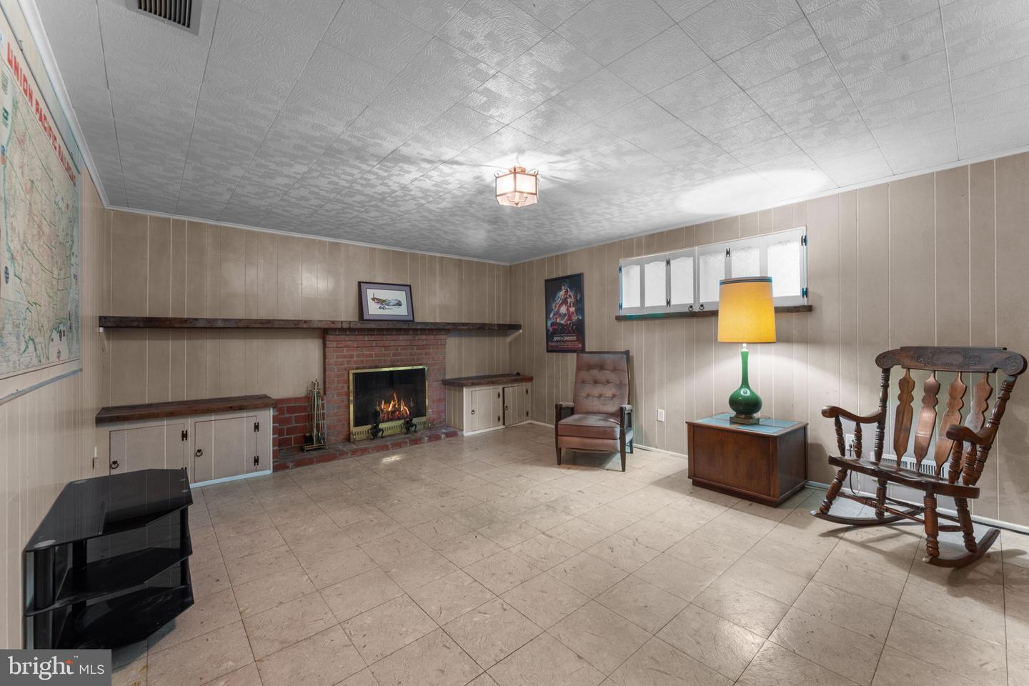6412 24TH ST N, ARLINGTON, Virginia 22207, 4 Bedrooms Bedrooms, ,2 BathroomsBathrooms,Residential,For sale,6412 24TH ST N,VAAR2058468 MLS # VAAR2058468