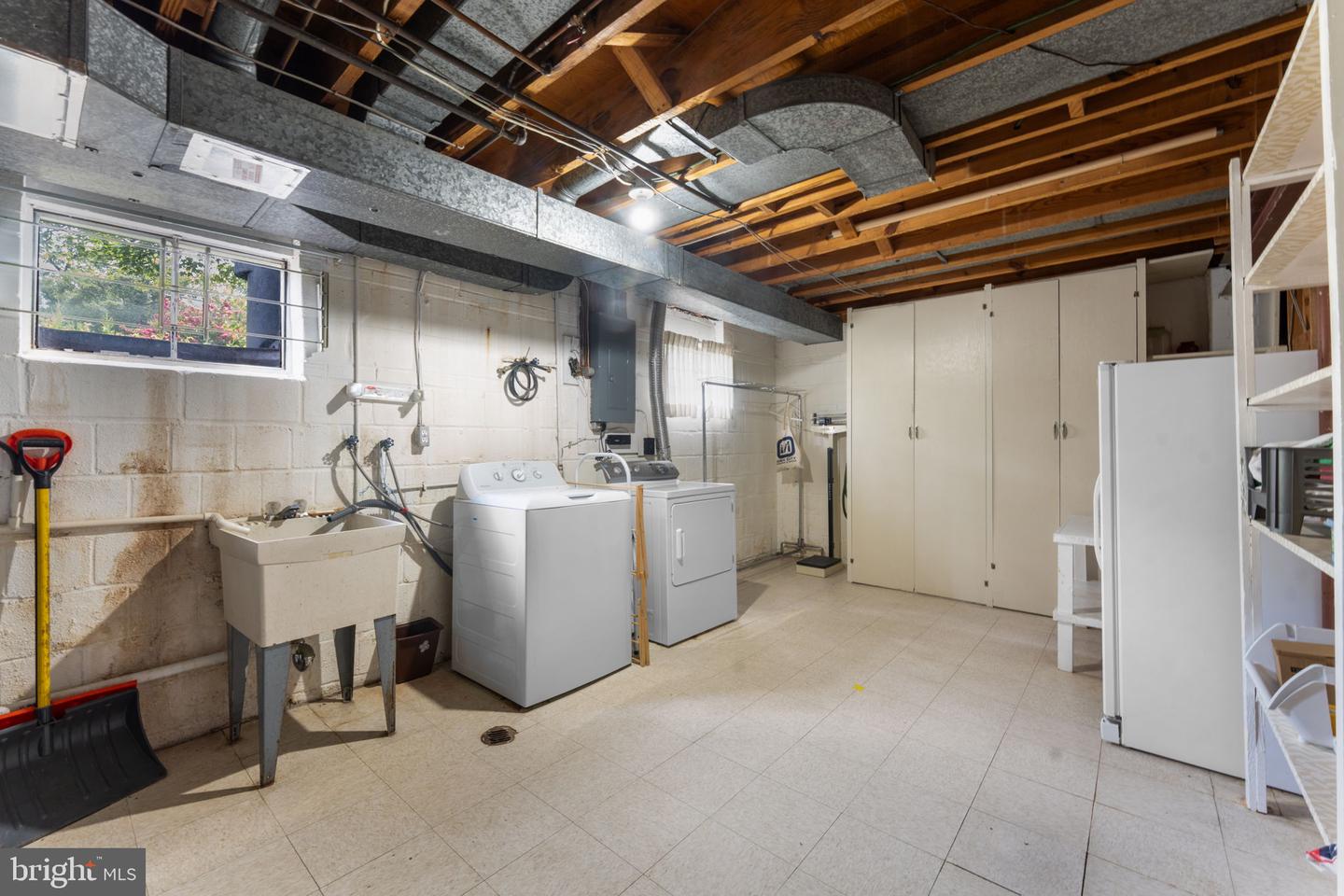 6412 24TH ST N, ARLINGTON, Virginia 22207, 4 Bedrooms Bedrooms, ,2 BathroomsBathrooms,Residential,For sale,6412 24TH ST N,VAAR2058468 MLS # VAAR2058468