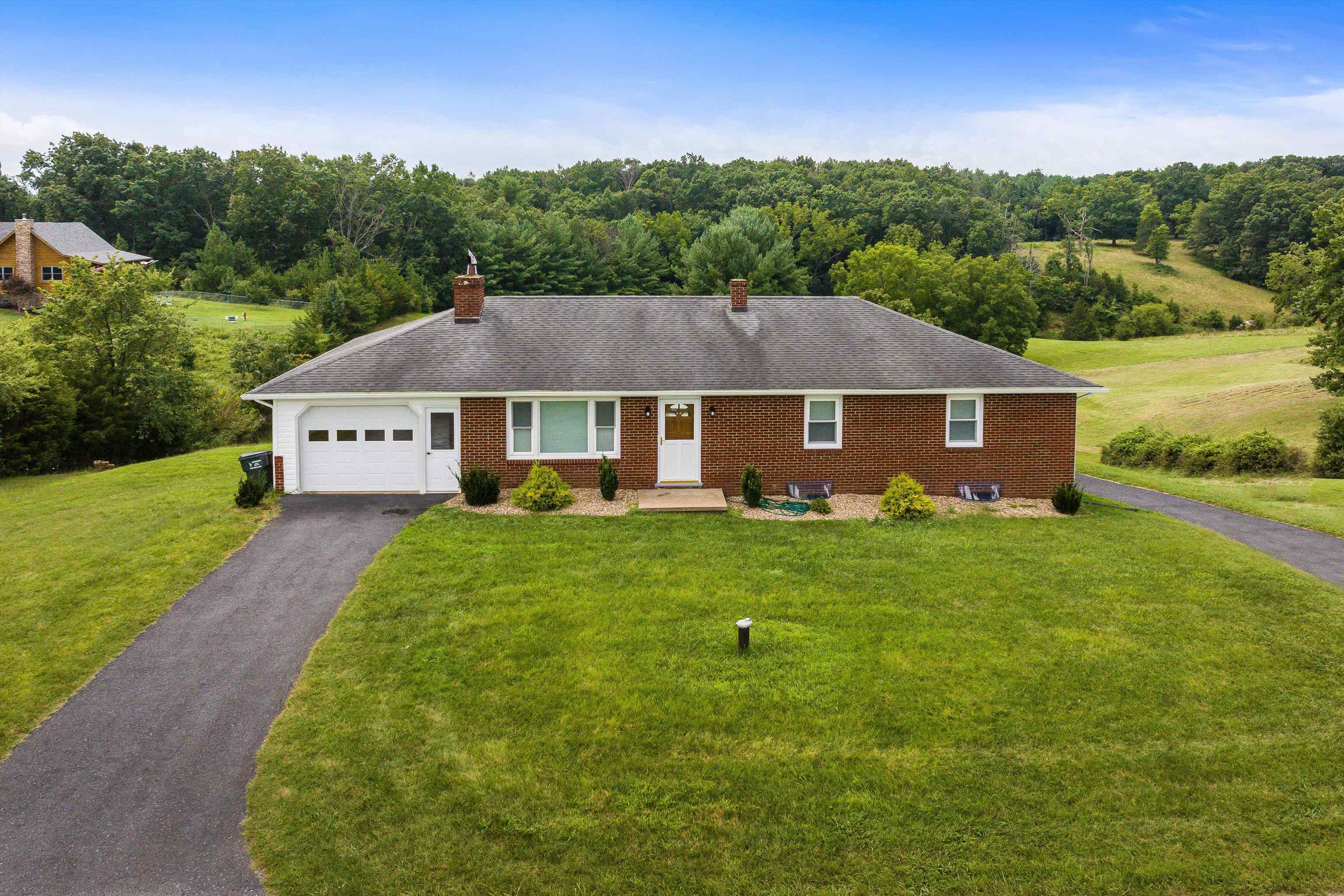 315 BALSLEY RD, STAUNTON, Virginia 24401, 3 Bedrooms Bedrooms, ,2 BathroomsBathrooms,Residential,315 BALSLEY RD,667462 MLS # 667462
